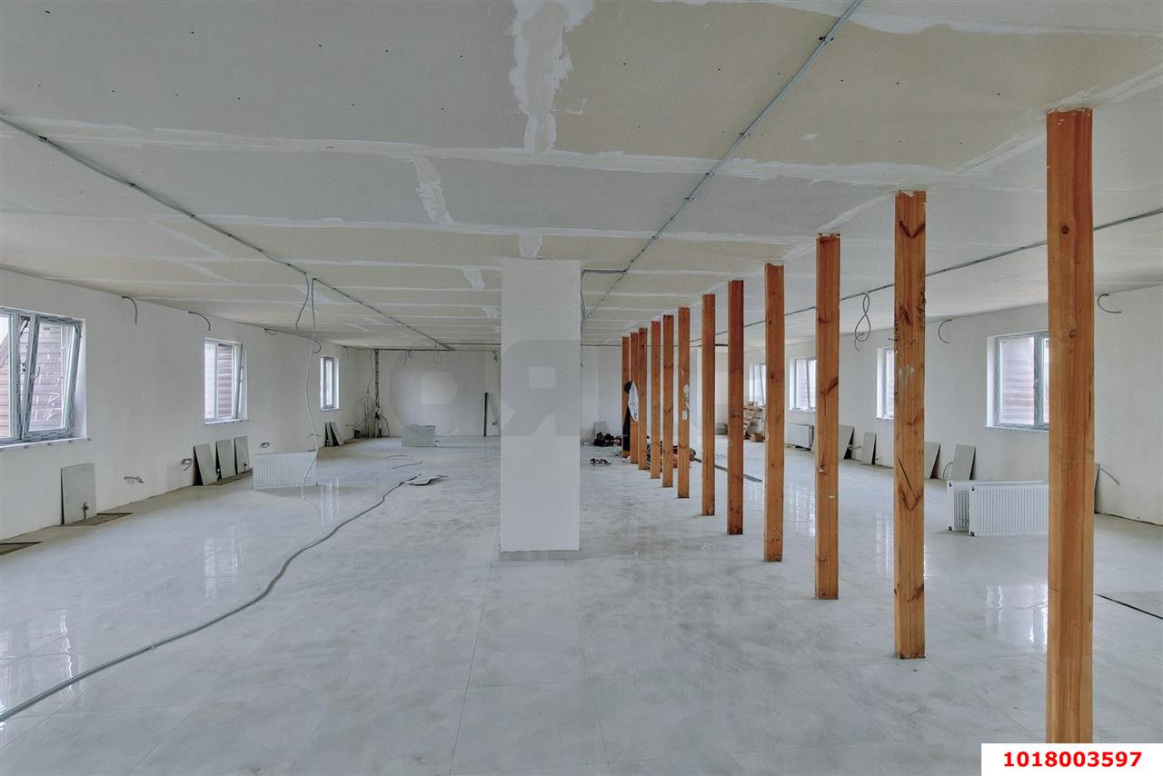 Фото №11: Офисное помещение <span class="whitespace-nowrap">300 м²</span>, <span class="whitespace-nowrap">4/4 эт.</span> - Яблоновский, ул. Гагарина, 162