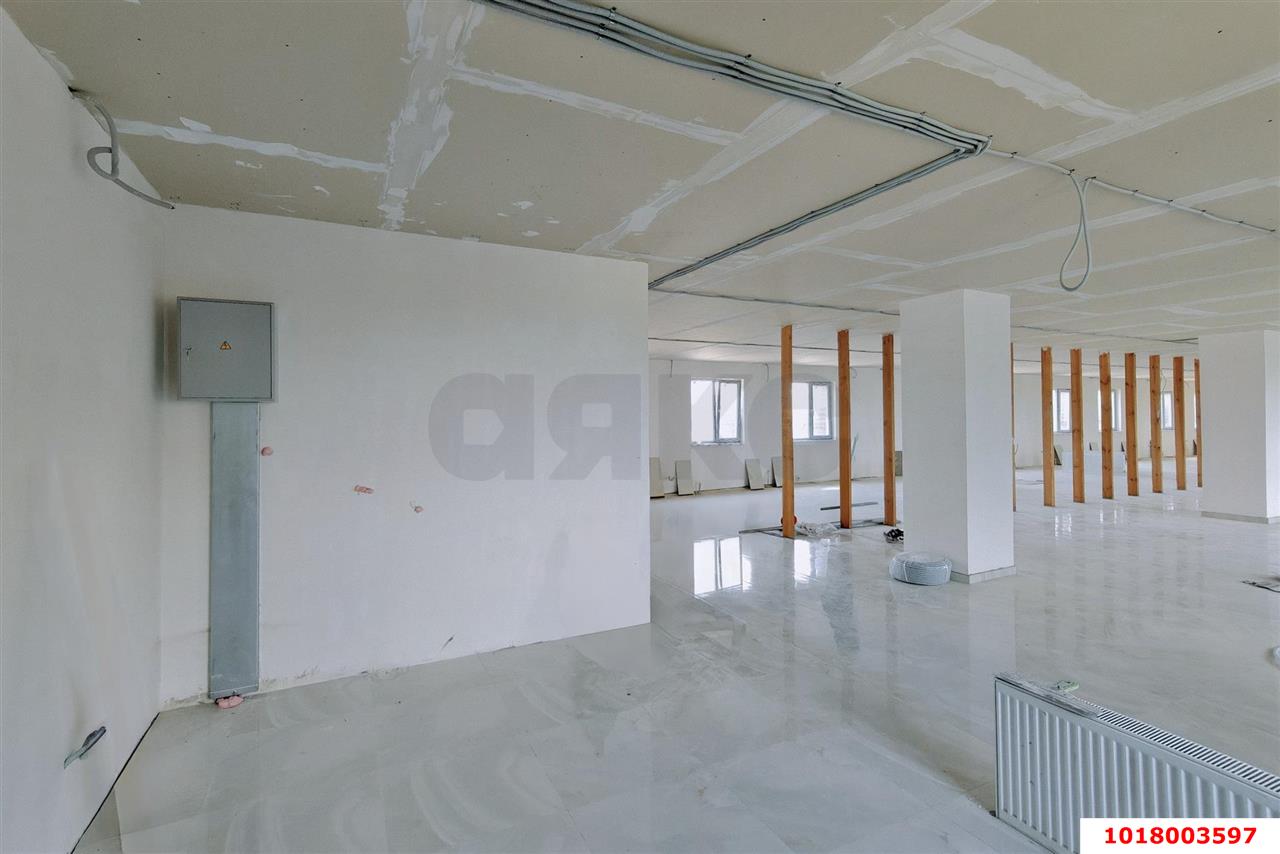 Фото №18: Офисное помещение <span class="whitespace-nowrap">300 м²</span>, <span class="whitespace-nowrap">4/4 эт.</span> - Яблоновский, ул. Гагарина, 162
