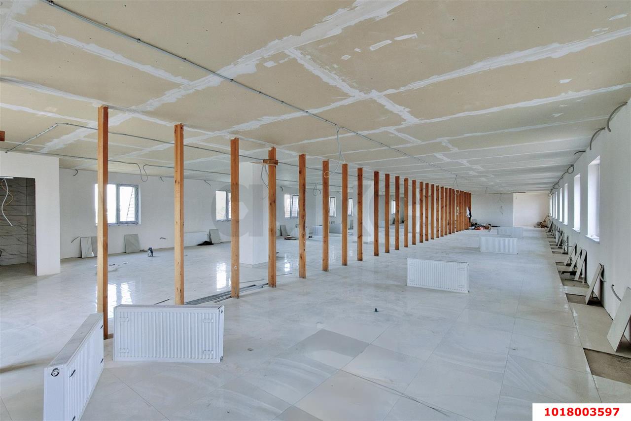 Фото №5: Офисное помещение <span class="whitespace-nowrap">300 м²</span>, <span class="whitespace-nowrap">4/4 эт.</span> - Яблоновский, ул. Гагарина, 162