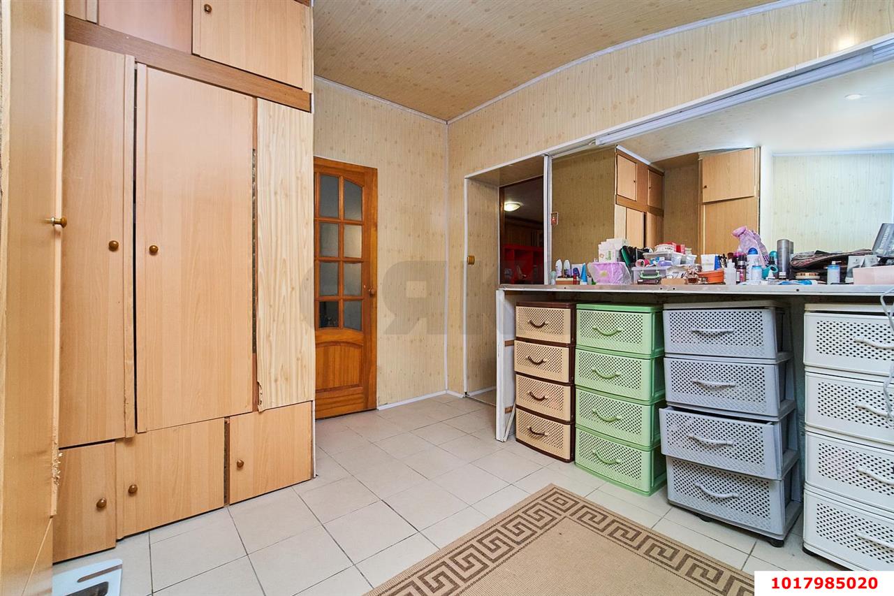 Фото №5: Дом <span class="whitespace-nowrap">267 м²</span> <span class="whitespace-nowrap">+ 8 сот.</span>, <span class="whitespace-nowrap">2 эт.</span> - Краснодар, Прикубанский внутригородской округ, Калинино, мкр. Завод Радиоизмерительных Приборов, ул. Есаульская, 60