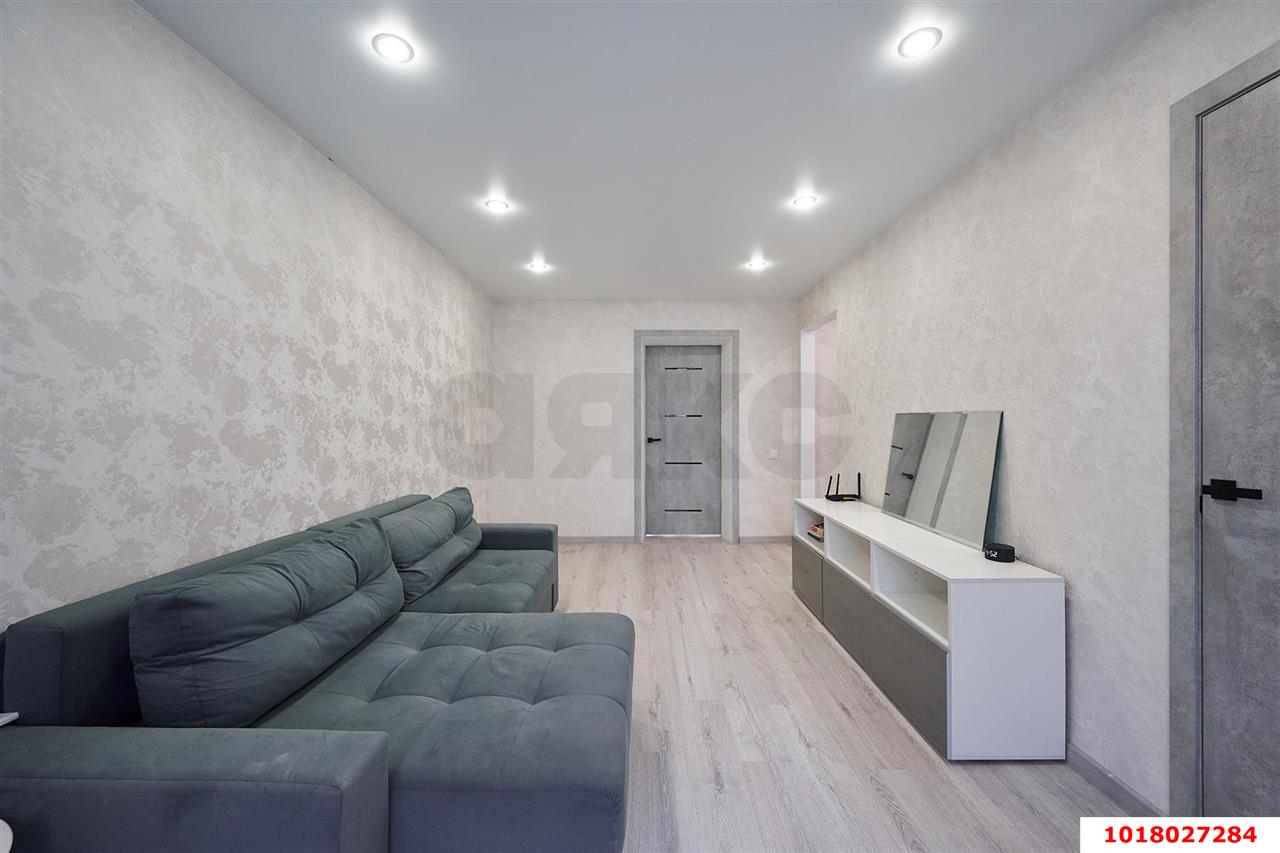 Фото №2: 2-комнатная квартира <span class="whitespace-nowrap">48 м²</span>, <span class="whitespace-nowrap">5/5 эт.</span> - Краснодар, Центральный внутригородской округ, мкр. Табачная Фабрика, ул. Радищева, 5