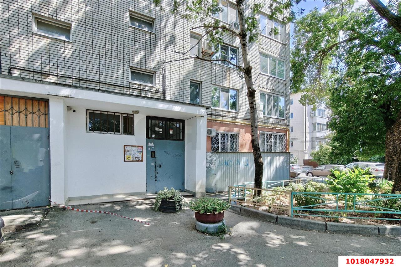 Фото №18: 1-комнатная квартира <span class="whitespace-nowrap">40 м²</span>, <span class="whitespace-nowrap">2/9 эт.</span> - Краснодар, Центральный внутригородской округ, мкр. Центральный, ул. Митрофана Седина, 175