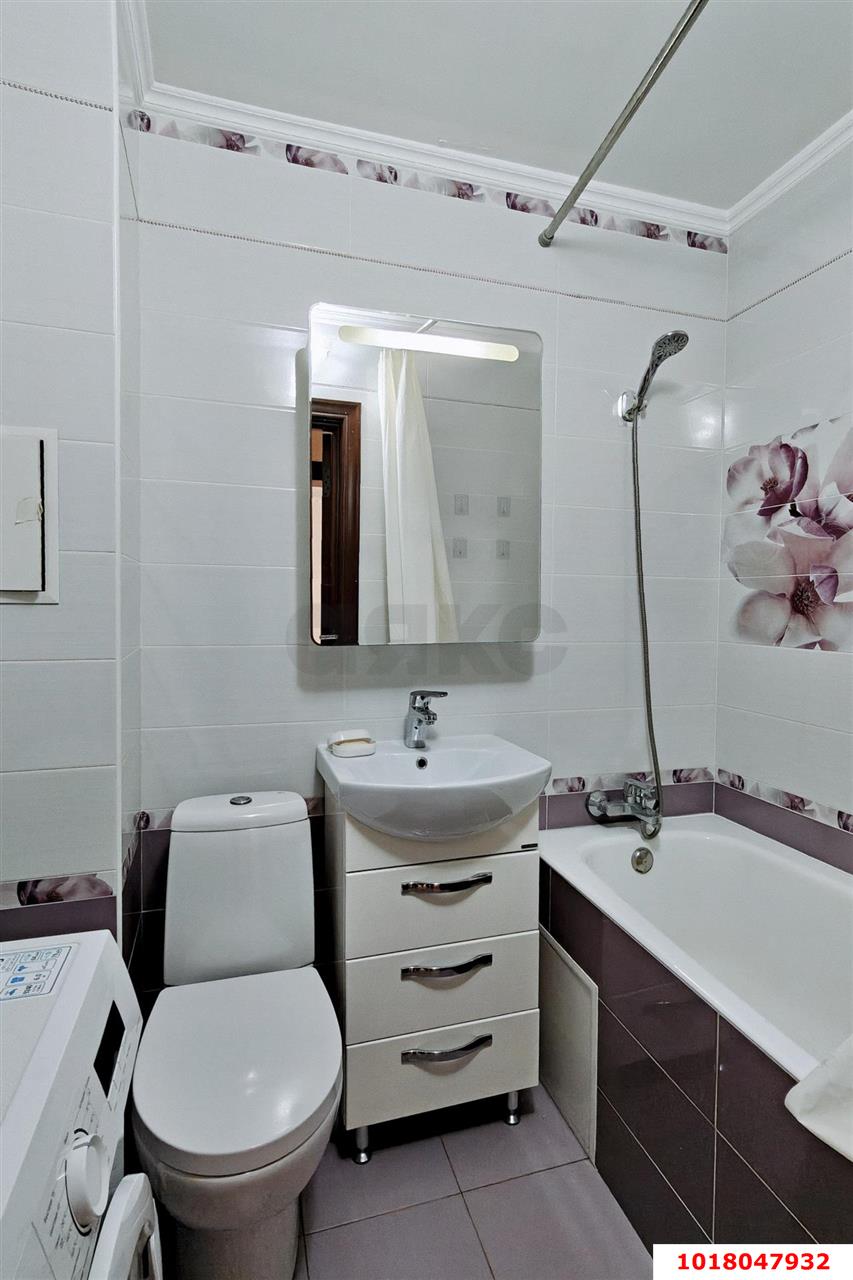 Фото №11: 1-комнатная квартира <span class="whitespace-nowrap">40 м²</span>, <span class="whitespace-nowrap">2/9 эт.</span> - Краснодар, Центральный внутригородской округ, мкр. Центральный, ул. Митрофана Седина, 175