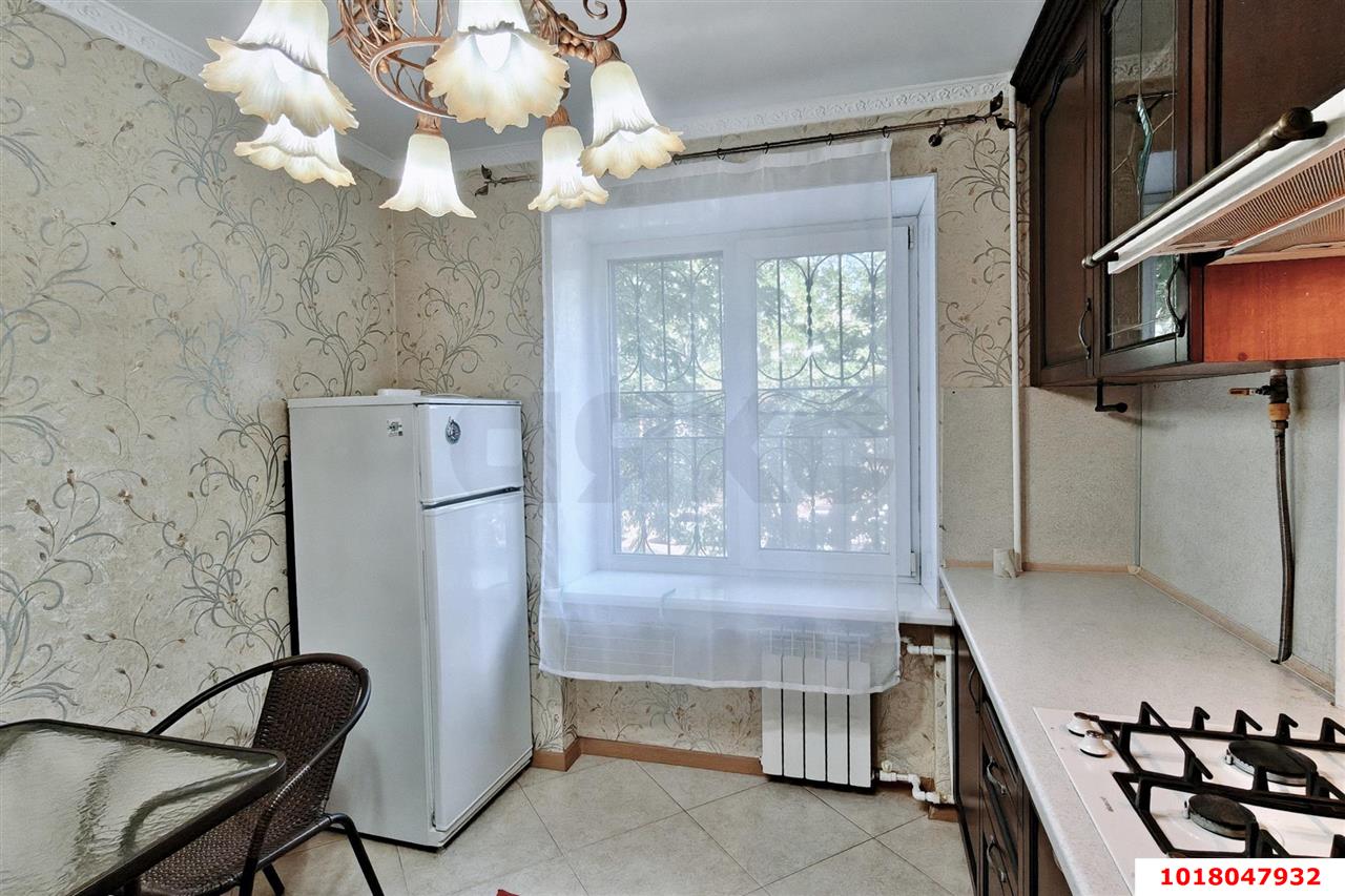 Фото №4: 1-комнатная квартира <span class="whitespace-nowrap">40 м²</span>, <span class="whitespace-nowrap">2/9 эт.</span> - Краснодар, Центральный внутригородской округ, мкр. Центральный, ул. Митрофана Седина, 175