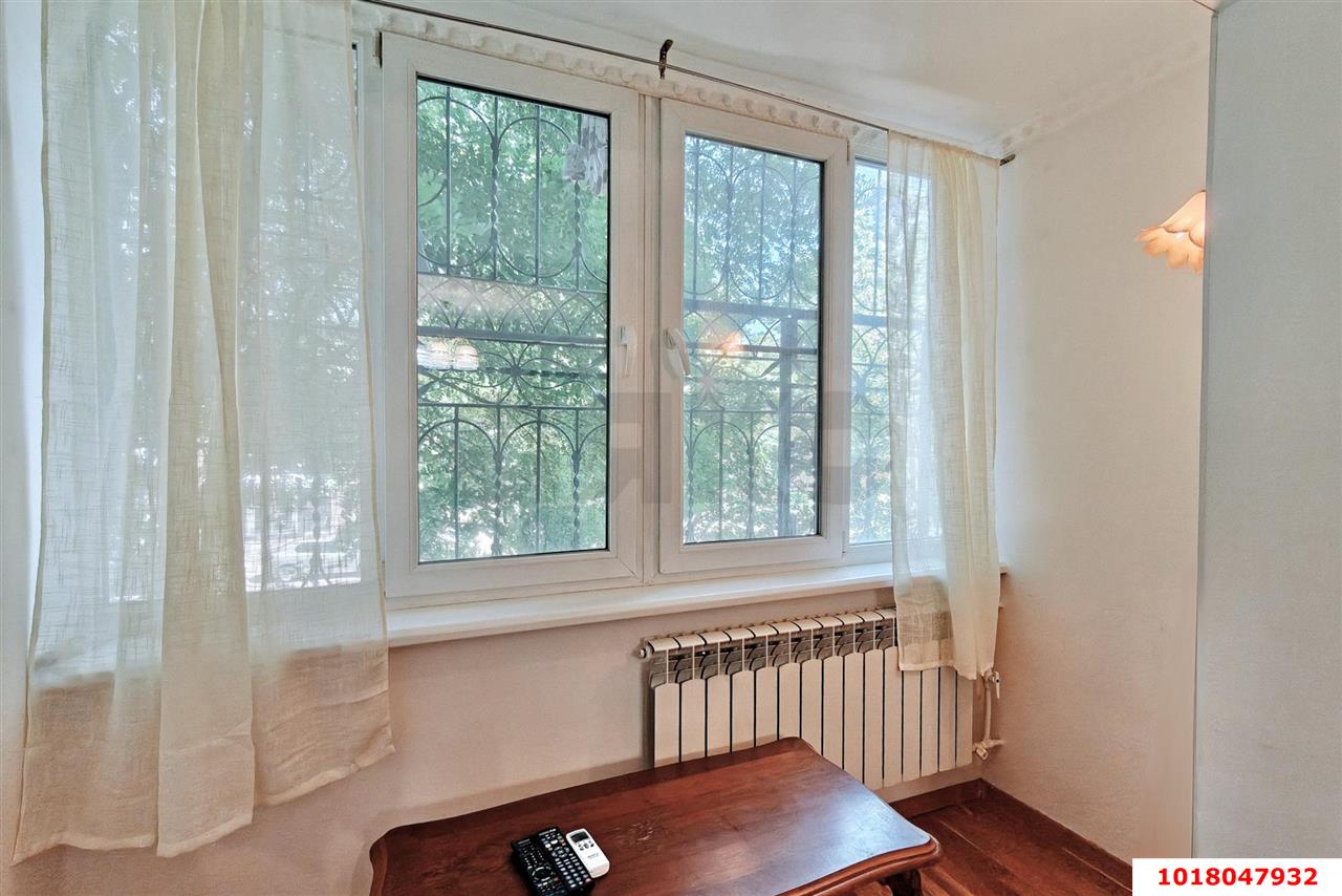 Фото №10: 1-комнатная квартира <span class="whitespace-nowrap">40 м²</span>, <span class="whitespace-nowrap">2/9 эт.</span> - Краснодар, Центральный внутригородской округ, мкр. Центральный, ул. Митрофана Седина, 175