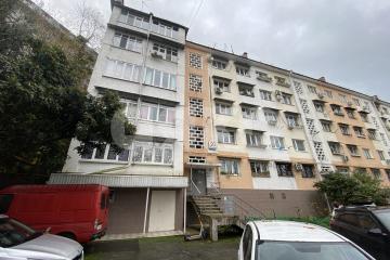 Фото №1: 3-комнатная квартира <span class="whitespace-nowrap">41 м²</span>, <span class="whitespace-nowrap">2/5 эт.</span> - Сочи, мкр. Завокзальный, ул. Тоннельная, 20