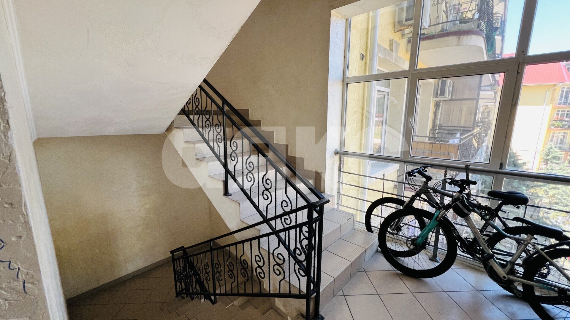 Фото №10: 1-комнатная квартира <span class="whitespace-nowrap">35 м²</span>, <span class="whitespace-nowrap">4/8 эт.</span> - Орёл-Изумруд, Адлерский, мкр. ЖК Голден Сити, ул. Петрозаводская, 26/3