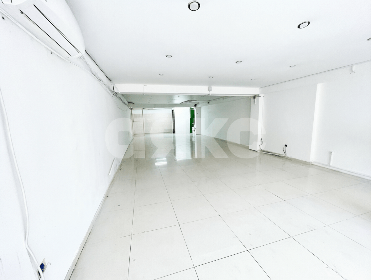 Фото №4: Коммерция <span class="whitespace-nowrap">80 м²</span>, <span class="whitespace-nowrap">1/9 эт.</span> - Сочи, Центральный, мкр. Новый Сочи, ул. Клубничная, 76