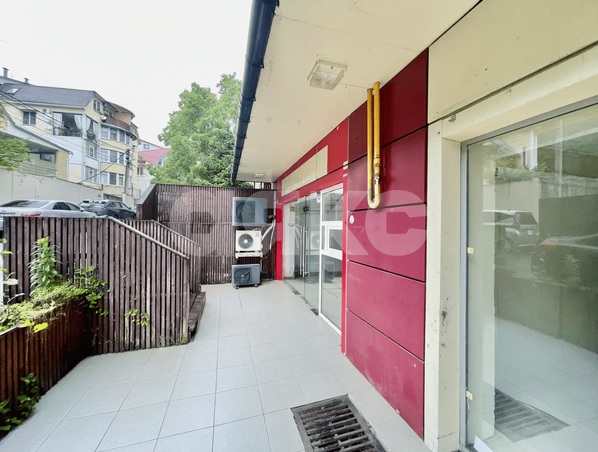 Фото №2: Коммерция <span class="whitespace-nowrap">80 м²</span>, <span class="whitespace-nowrap">1/9 эт.</span> - Сочи, Центральный, мкр. Новый Сочи, ул. Клубничная, 76