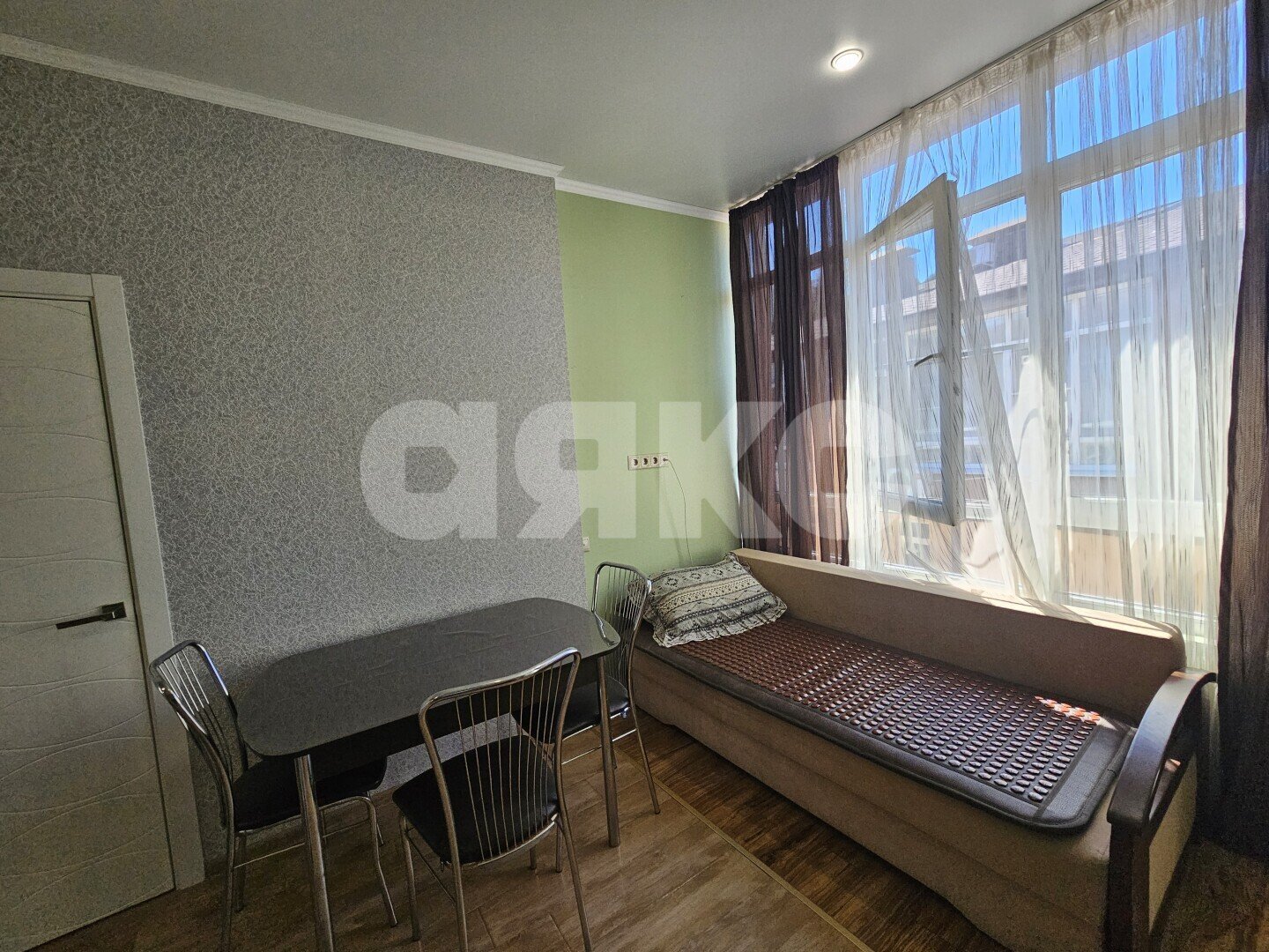 Фото №3: 1-комнатная квартира <span class="whitespace-nowrap">30 м²</span>, <span class="whitespace-nowrap">5/7 эт.</span> - Сочи, Центральный, жилой комплекс Дельфин, мкр. Новый Сочи, ул. Санаторная, 26