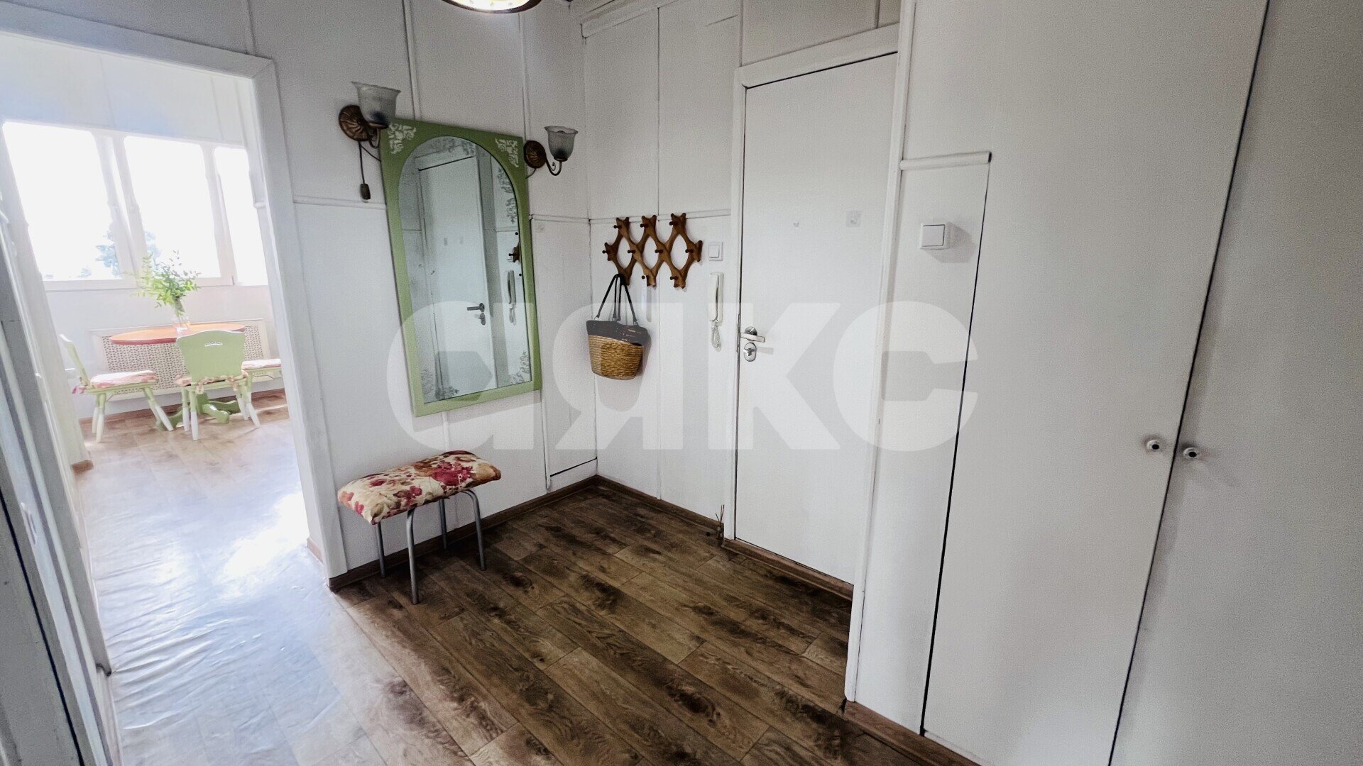 Фото №6: 2-комнатная квартира <span class="whitespace-nowrap">60 м²</span>, <span class="whitespace-nowrap">6/9 эт.</span> - Сочи, Центральный, Ареда, мкр. Больничный городок, ул. Чебрикова, 48