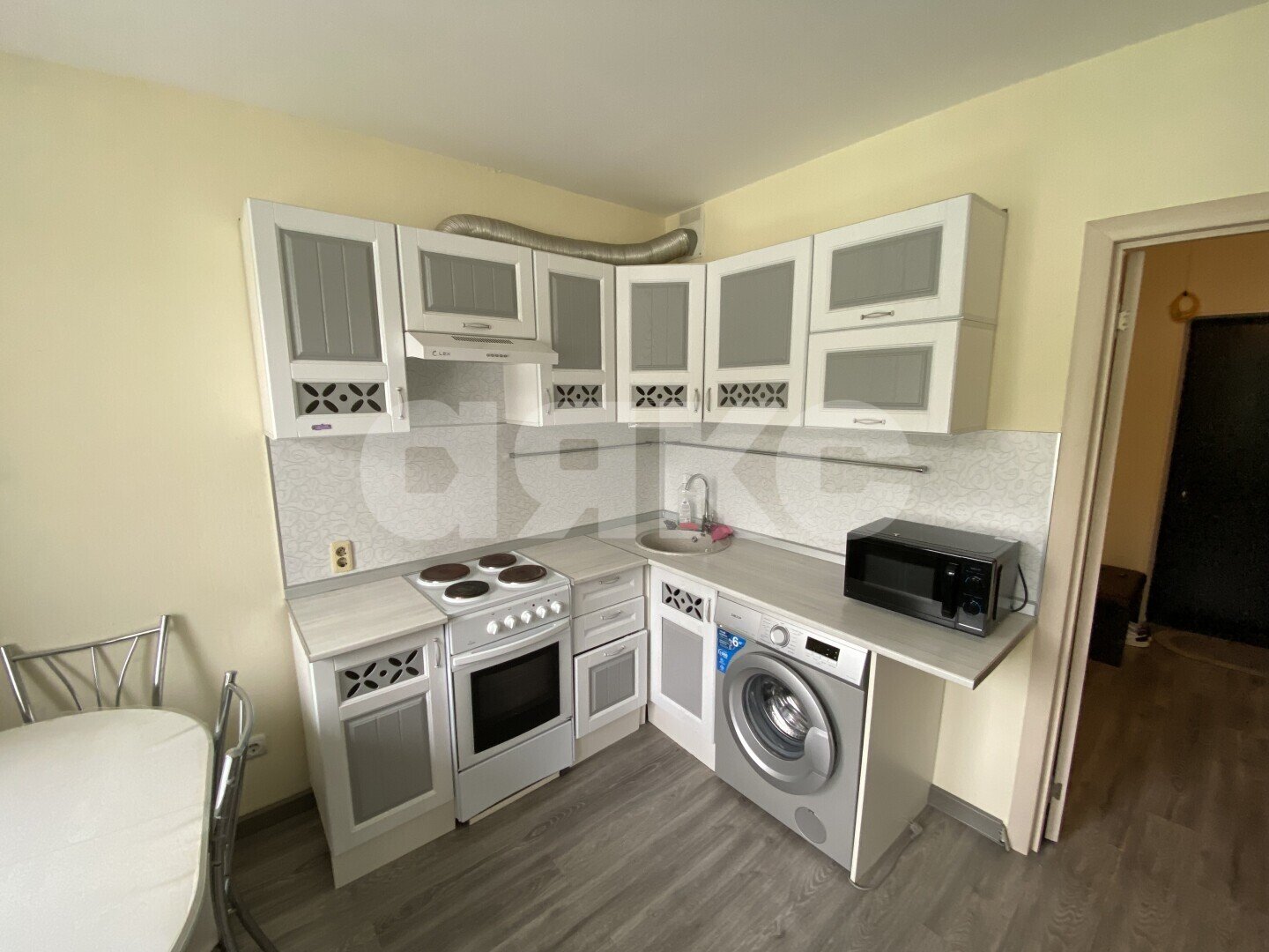 Фото №8: 2-комнатная квартира <span class="whitespace-nowrap">40 м²</span>, <span class="whitespace-nowrap">10/10 эт.</span> - Раздольное, Хостинский, жилой комплекс Министерские Озёра, мкр. квартал Фруктовый, ул. Тепличная, 63к2
