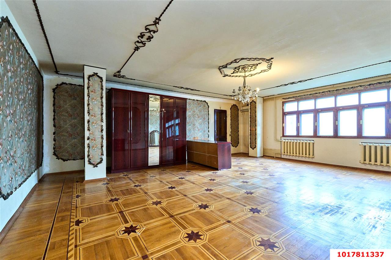 Фото №1: 3-комнатная квартира <span class="whitespace-nowrap">106 м²</span>, <span class="whitespace-nowrap">7/12 эт.</span> - Краснодар, Западный внутригородской округ, мкр. Юбилейный, б-р Платановый, 19/1