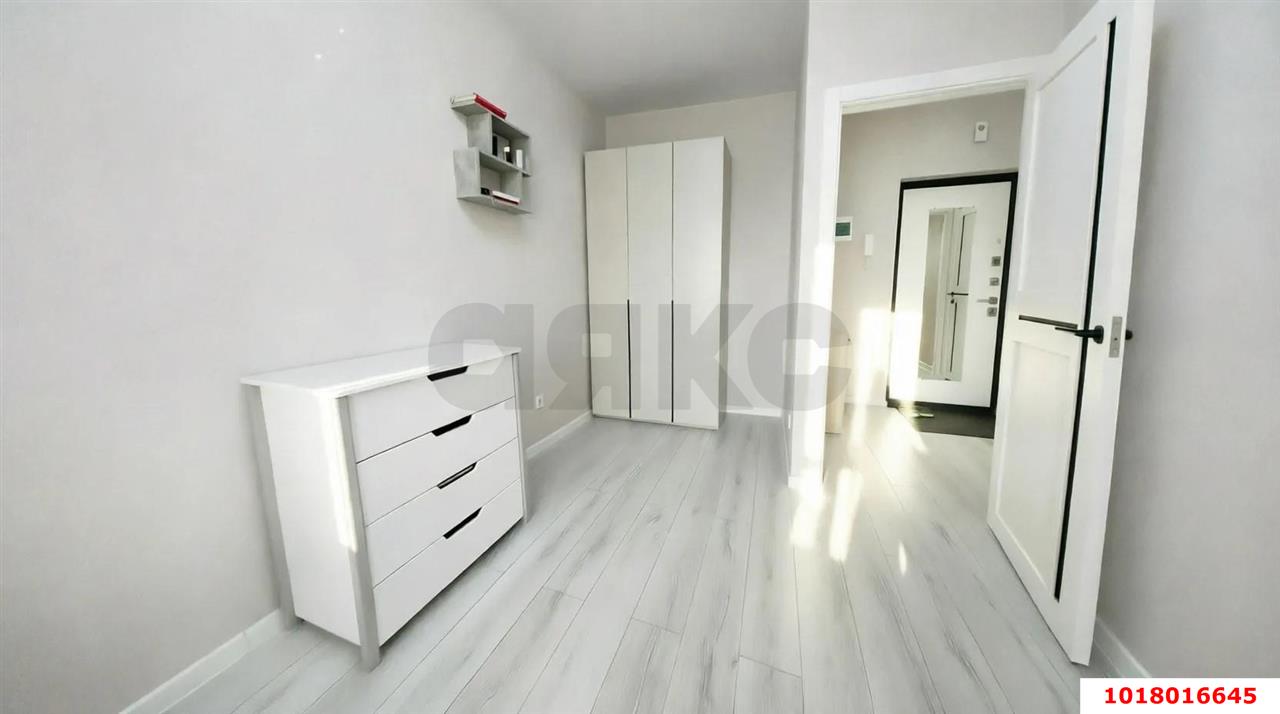 Фото №3: 1-комнатная квартира <span class="whitespace-nowrap">30 м²</span>, <span class="whitespace-nowrap">9/9 эт.</span> - Краснодар, Прикубанский внутригородской округ, мкр. жилой комплекс Спортивная Деревня, ул. имени Генерала Корнилова, 14