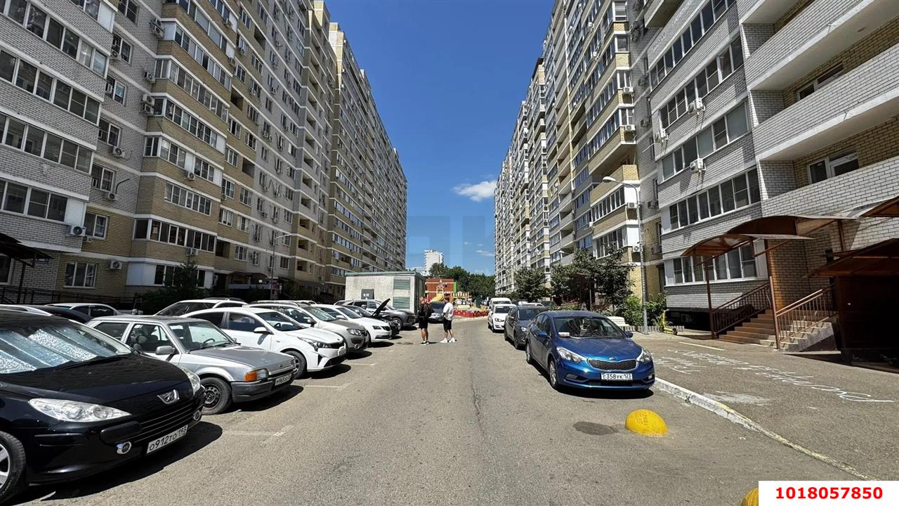 Фото №9: 2-комнатная квартира <span class="whitespace-nowrap">42 м²</span>, <span class="whitespace-nowrap">5/17 эт.</span> - Краснодар, Прикубанский внутригородской округ, 2-я Площадка, мкр. жилой комплекс Кремлёвские Ворота, ул. Кореновская, 2к1