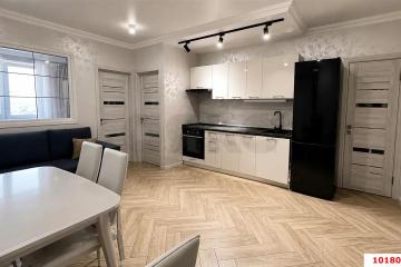 Фото №1: 2-комнатная квартира <span class="whitespace-nowrap">42 м²</span>, <span class="whitespace-nowrap">5/17 эт.</span> - Краснодар, мкр. жилой комплекс Кремлёвские Ворота, ул. Кореновская, 2к1