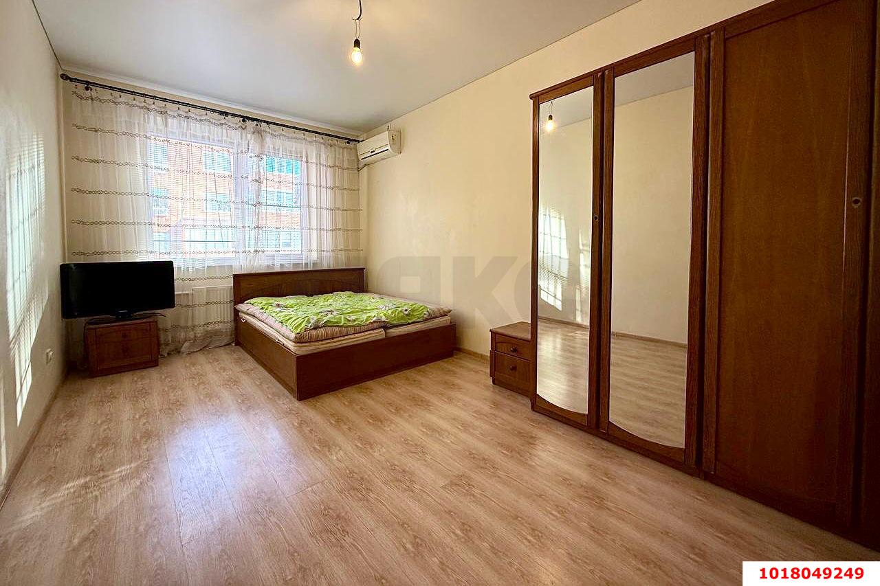 Фото №4: 1-комнатная квартира <span class="whitespace-nowrap">41 м²</span>, <span class="whitespace-nowrap">6/7 эт.</span> - Краснодар, Прикубанский внутригородской округ, мкр. Музыкальный, ул. имени Сергея Есенина, 108/1