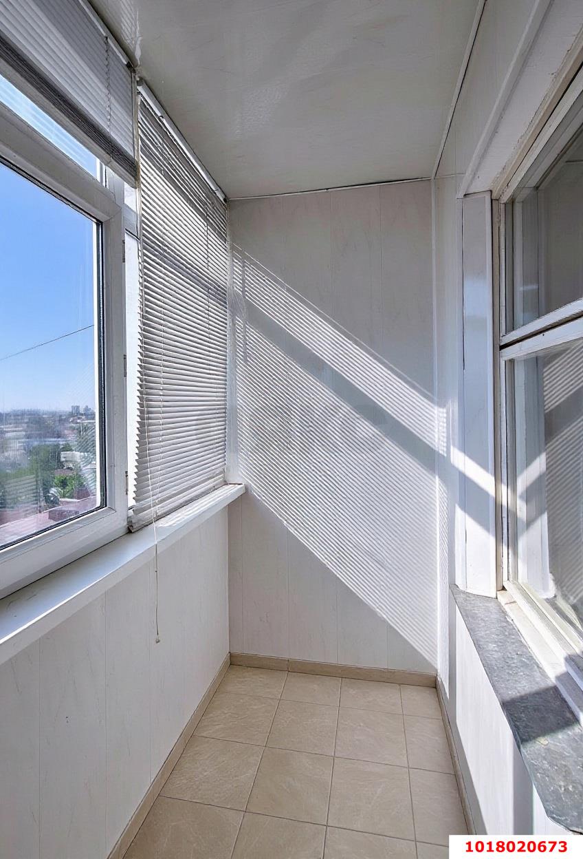 Фото №10: 1-комнатная квартира <span class="whitespace-nowrap">42 м²</span>, <span class="whitespace-nowrap">11/12 эт.</span> - Краснодар, Западный внутригородской округ, мкр. Горгаз, ул. Южная, 25