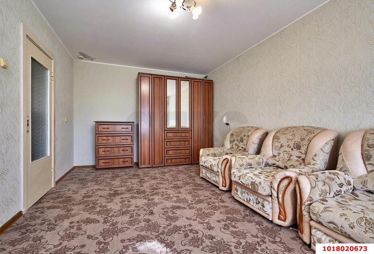 Фото №2: 1-комнатная квартира <span class="whitespace-nowrap">42 м²</span>, <span class="whitespace-nowrap">11/12 эт.</span> - Краснодар, Западный внутригородской округ, мкр. Горгаз, ул. Южная, 25