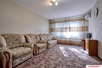 Фото №1: 1-комнатная квартира <span class="whitespace-nowrap">38 м²</span>, <span class="whitespace-nowrap">11/12 эт.</span> - Краснодар, мкр. Горгаз, ул. Южная, 25