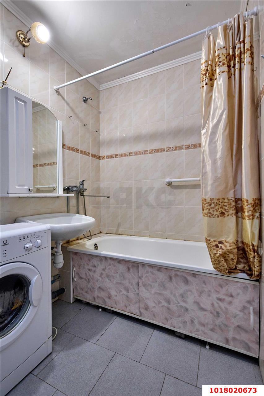 Фото №11: 1-комнатная квартира <span class="whitespace-nowrap">42 м²</span>, <span class="whitespace-nowrap">11/12 эт.</span> - Краснодар, Западный внутригородской округ, мкр. Горгаз, ул. Южная, 25
