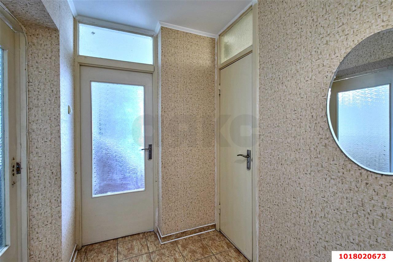 Фото №9: 1-комнатная квартира <span class="whitespace-nowrap">42 м²</span>, <span class="whitespace-nowrap">11/12 эт.</span> - Краснодар, Западный внутригородской округ, мкр. Горгаз, ул. Южная, 25