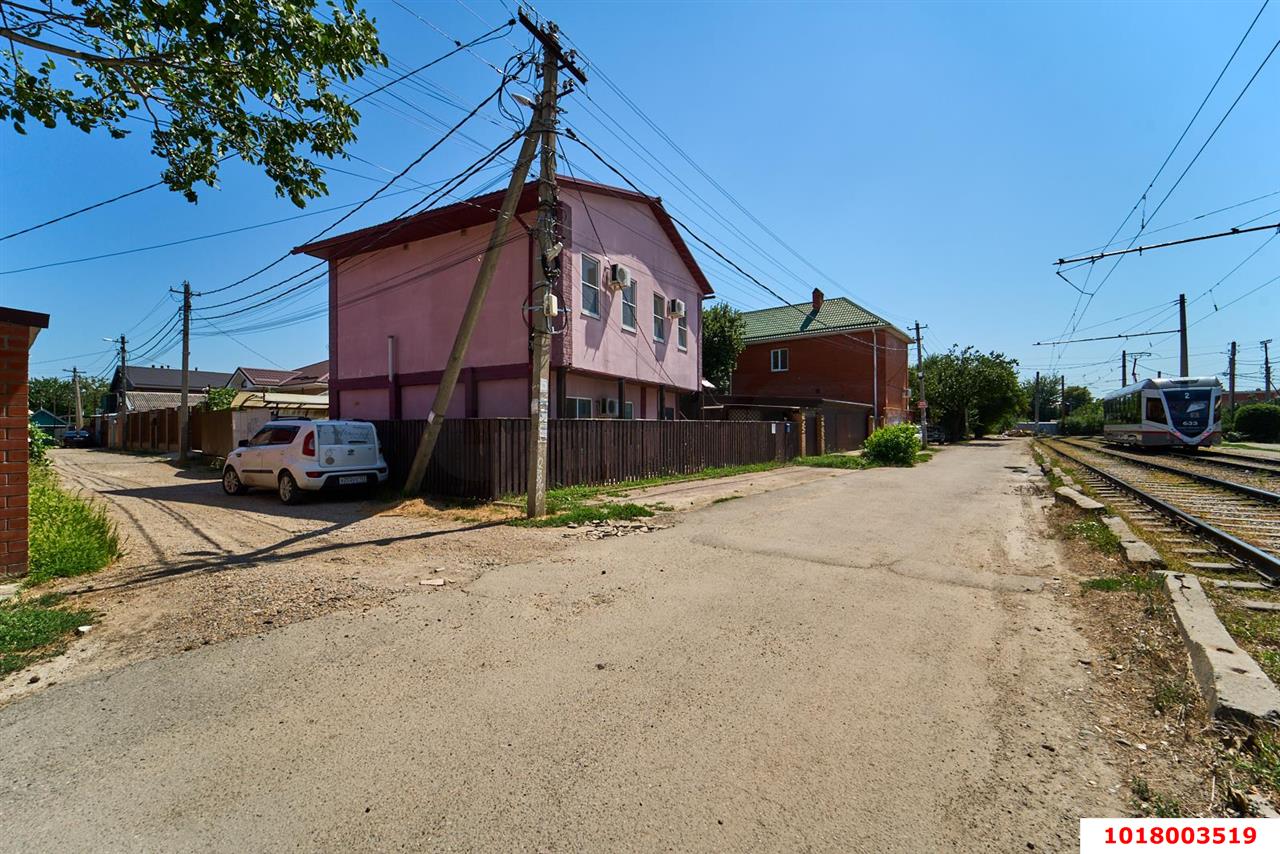 Фото №19: Дом <span class="whitespace-nowrap">139 м²</span> <span class="whitespace-nowrap">+ 3.68 сот.</span>, <span class="whitespace-nowrap">2 эт.</span> - Краснодар, Прикубанский внутригородской округ, мкр. 40 лет Победы, пр-д 2-й  Красных Зорь, 26