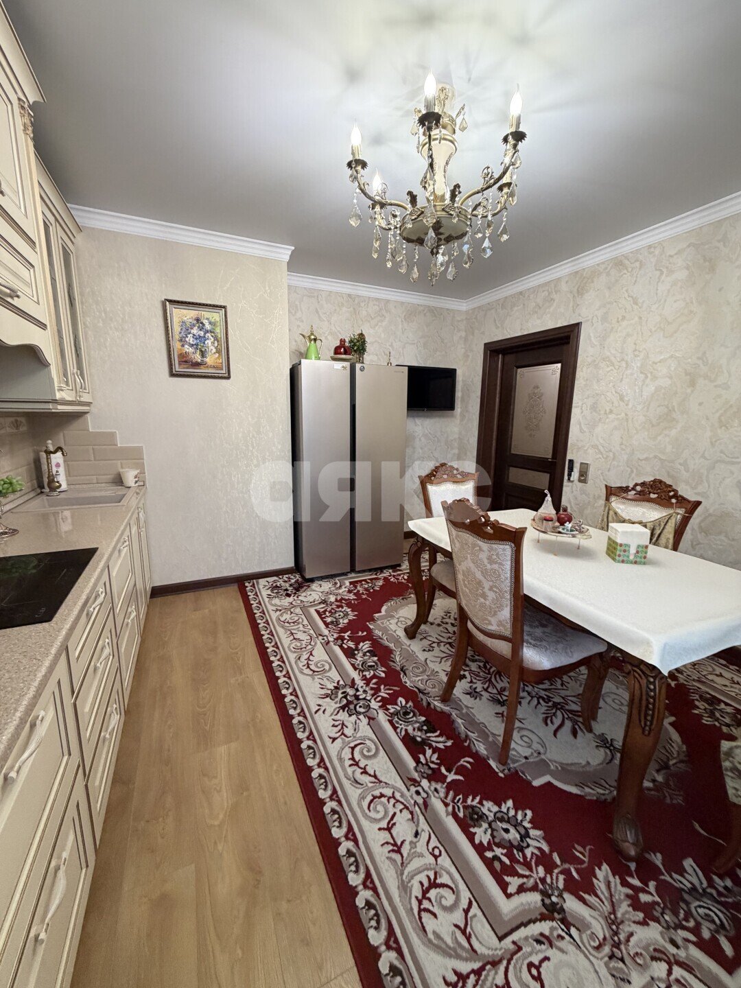 Фото №3: 2-комнатная квартира <span class="whitespace-nowrap">81 м²</span>, <span class="whitespace-nowrap">11/15 эт.</span> - Майкоп, мкр. Центр, ул. Советская, 219