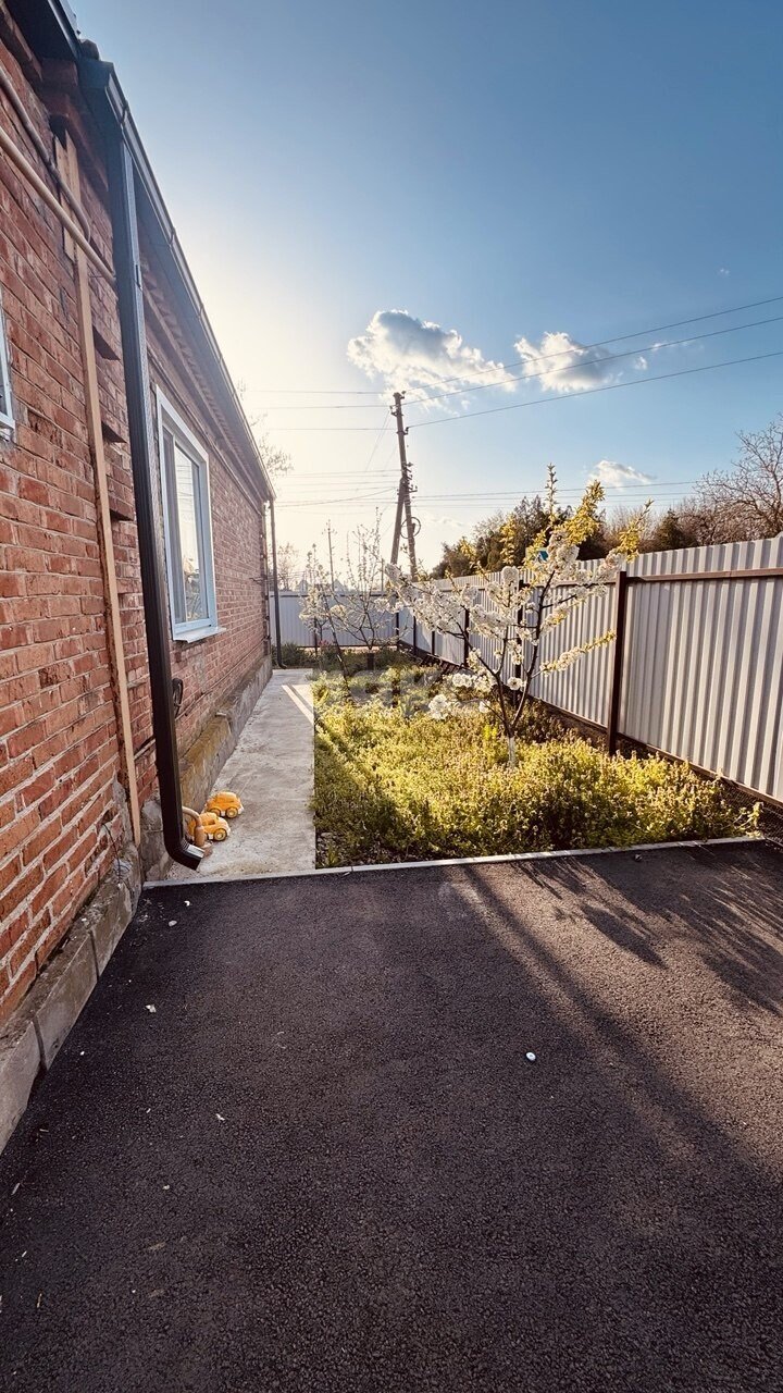 Фото №5: Дом <span class="whitespace-nowrap">63 м²</span> <span class="whitespace-nowrap">+ 3.56 сот.</span>, <span class="whitespace-nowrap">1 эт.</span> - Кореновск, мкр. 3-й квартал, ул. Красноказачья, 55