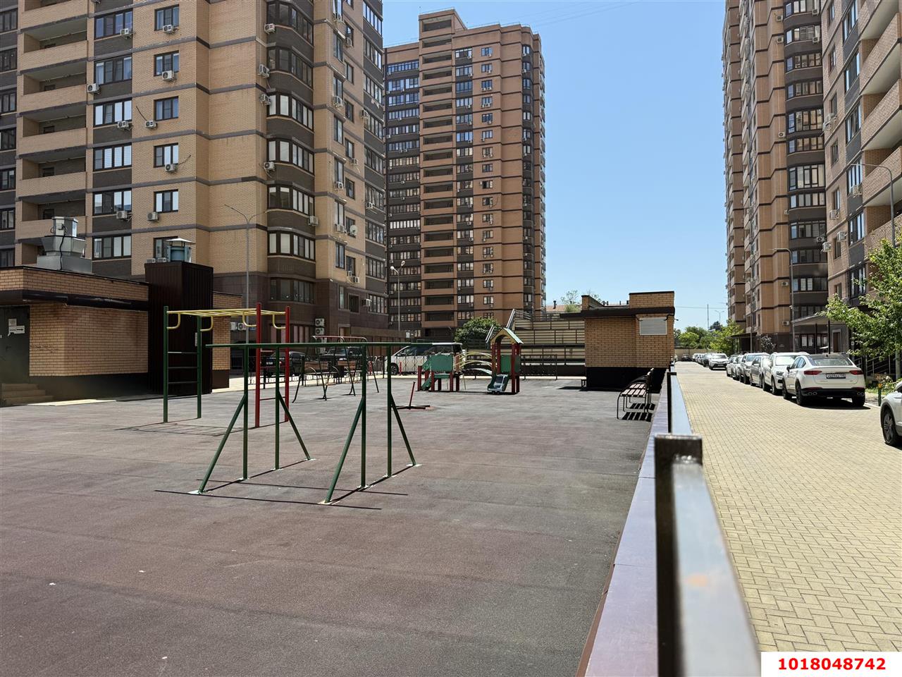 Фото №6: Торговое помещение <span class="whitespace-nowrap">222 м²</span>, <span class="whitespace-nowrap">1/19 эт.</span> - Краснодар, Западный внутригородской округ, ЖК Центральный, мкр. Центральный, ул. Будённого, 129
