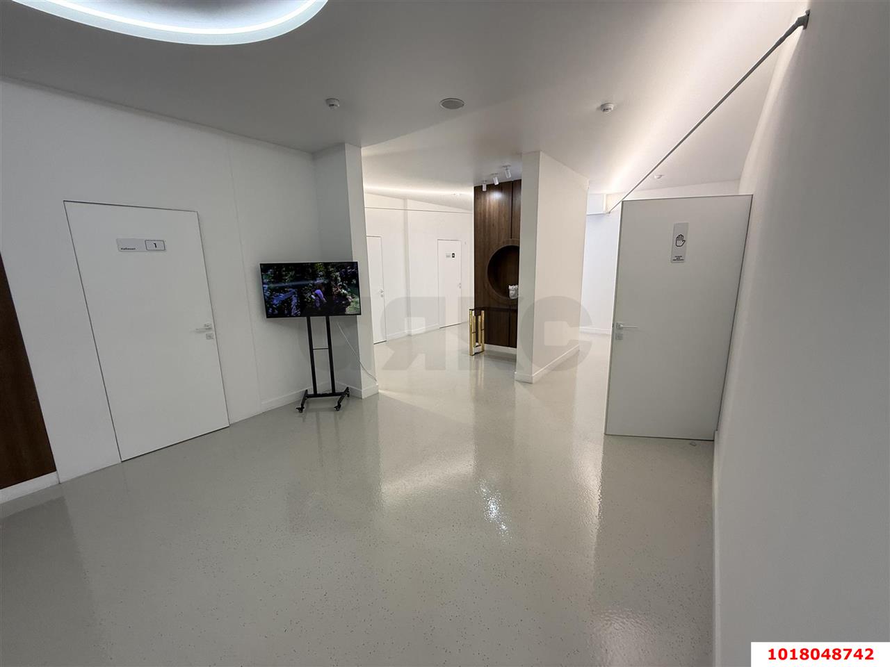 Фото №3: Торговое помещение <span class="whitespace-nowrap">222 м²</span>, <span class="whitespace-nowrap">1/19 эт.</span> - Краснодар, Западный внутригородской округ, ЖК Центральный, мкр. Центральный, ул. Будённого, 129