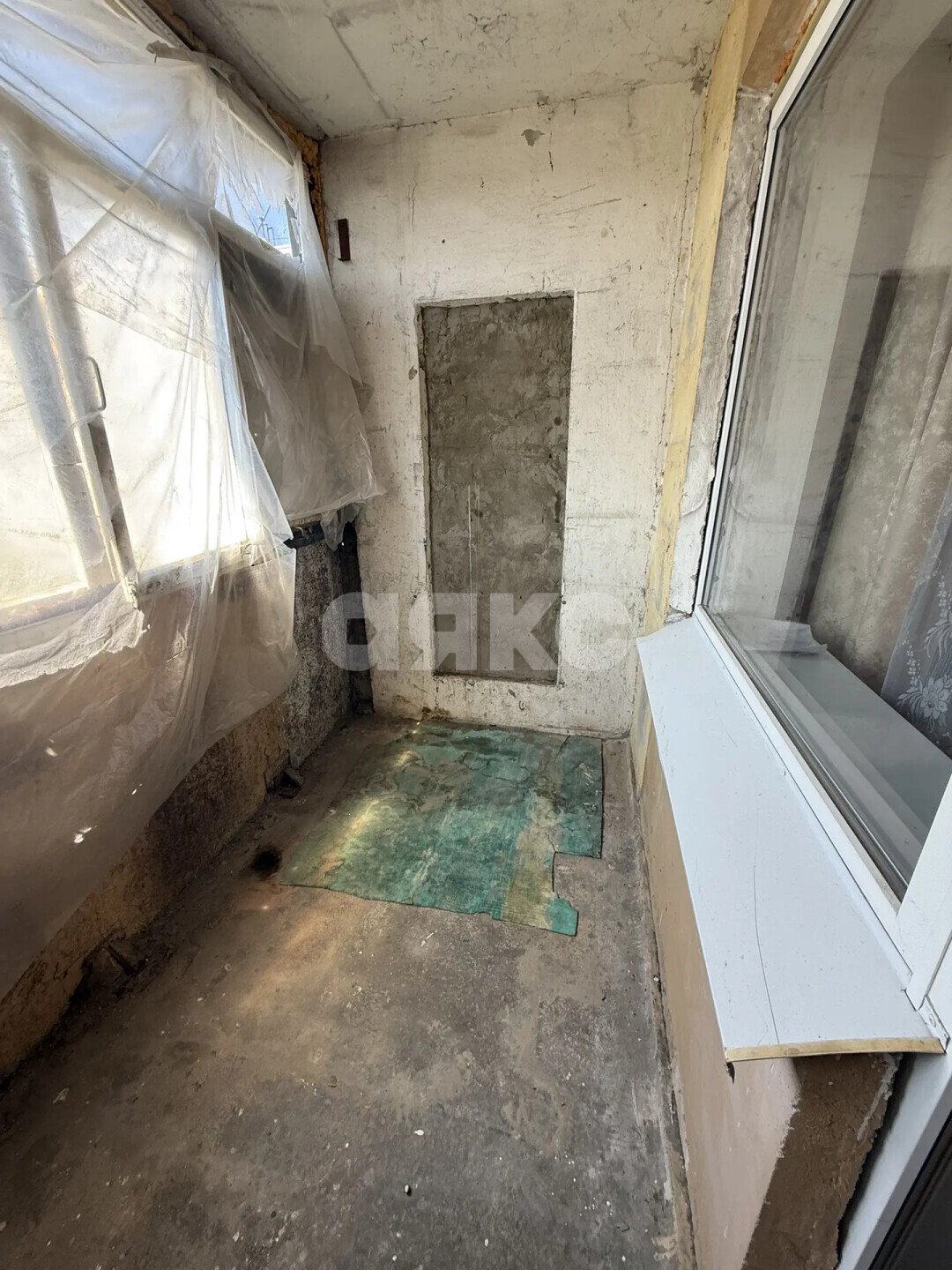 Фото №3: 2-комнатная квартира <span class="whitespace-nowrap">45 м²</span>, <span class="whitespace-nowrap">8/9 эт.</span> - Мариуполь, р. Жовтневый, пр-кт Металлургов, 71