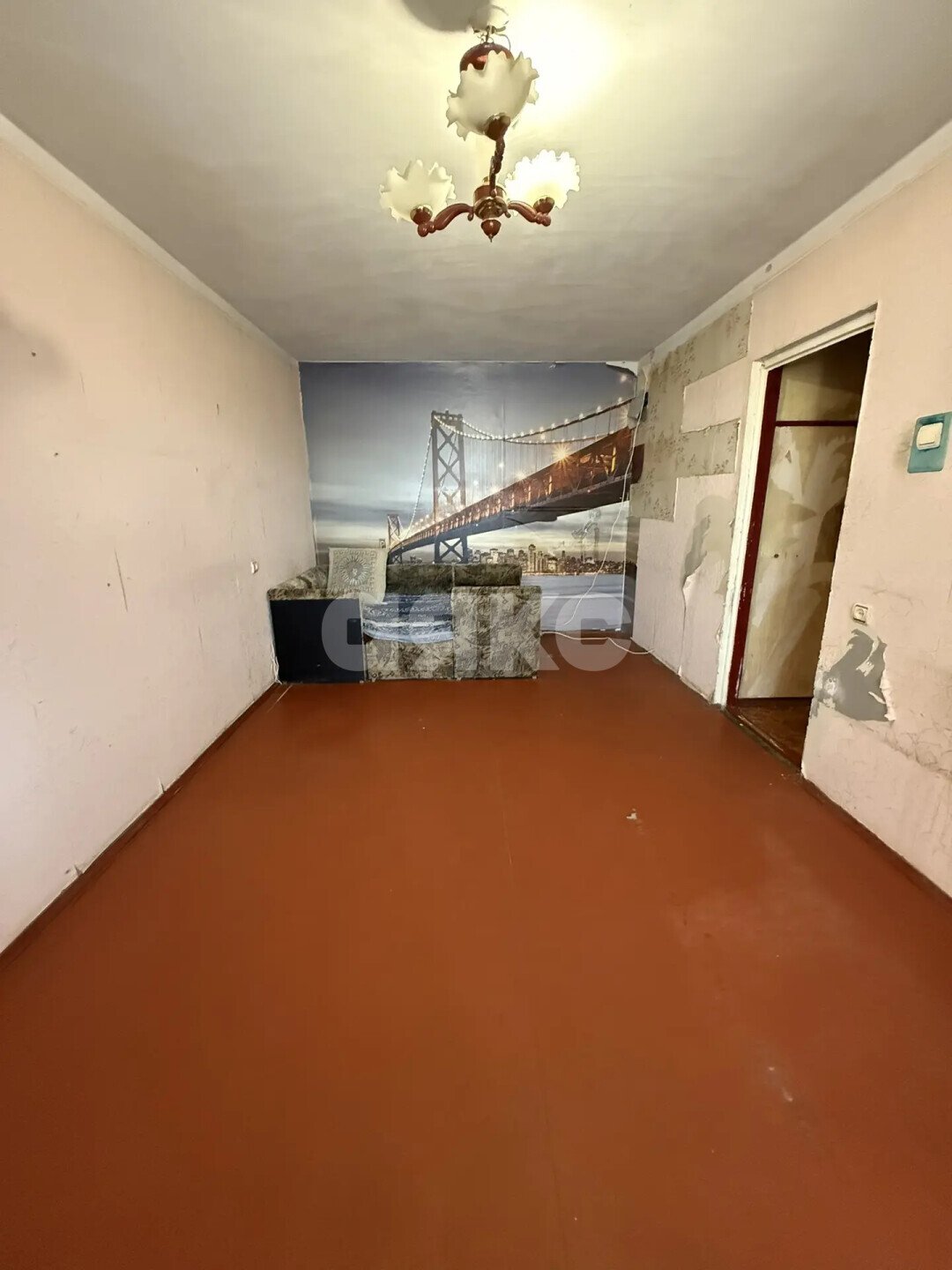 Фото №2: 2-комнатная квартира <span class="whitespace-nowrap">45 м²</span>, <span class="whitespace-nowrap">8/9 эт.</span> - Мариуполь, р. Жовтневый, пр-кт Металлургов, 71