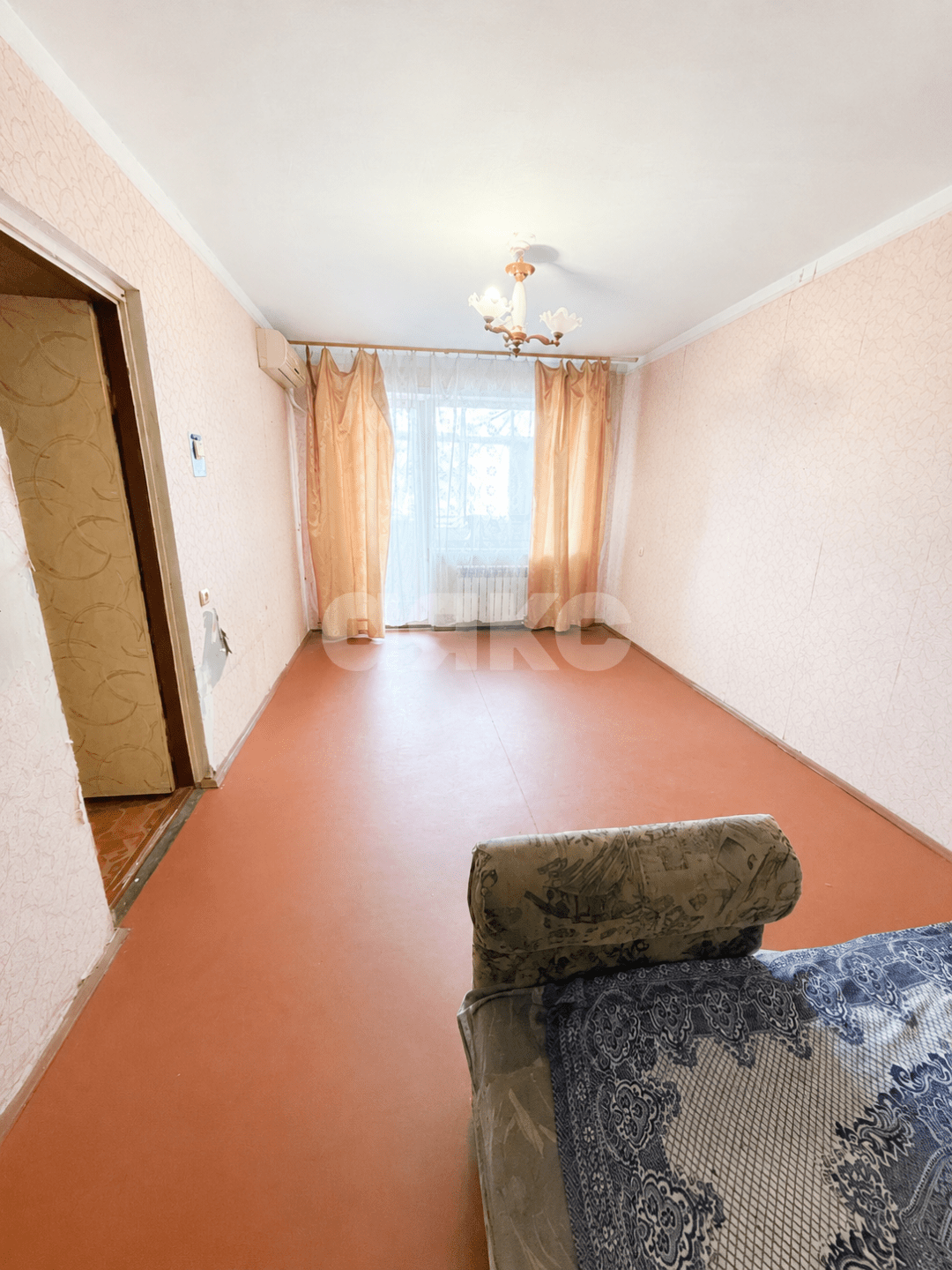 Фото №1: 2-комнатная квартира <span class="whitespace-nowrap">45 м²</span>, <span class="whitespace-nowrap">8/9 эт.</span> - Мариуполь, р. Жовтневый, пр-кт Металлургов, 71