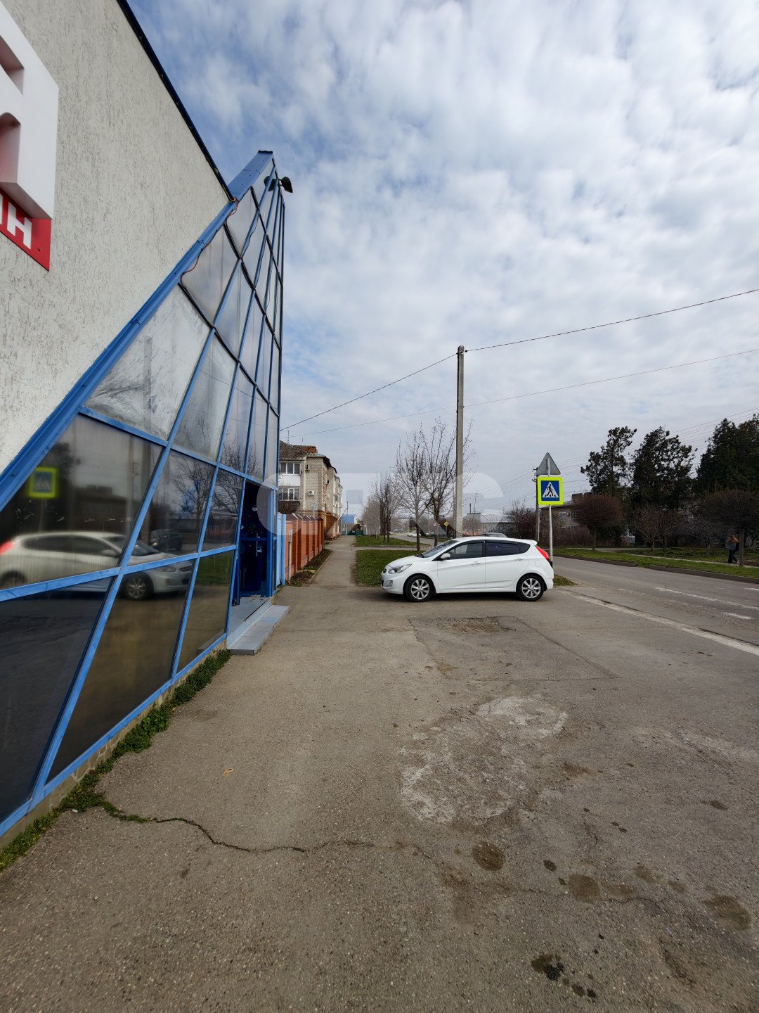 Фото №2: Коммерция <span class="whitespace-nowrap">166 м²</span>, <span class="whitespace-nowrap">1/2 эт.</span> - Кореновск, мкр. 2-й квартал, ул. Ленина, 77