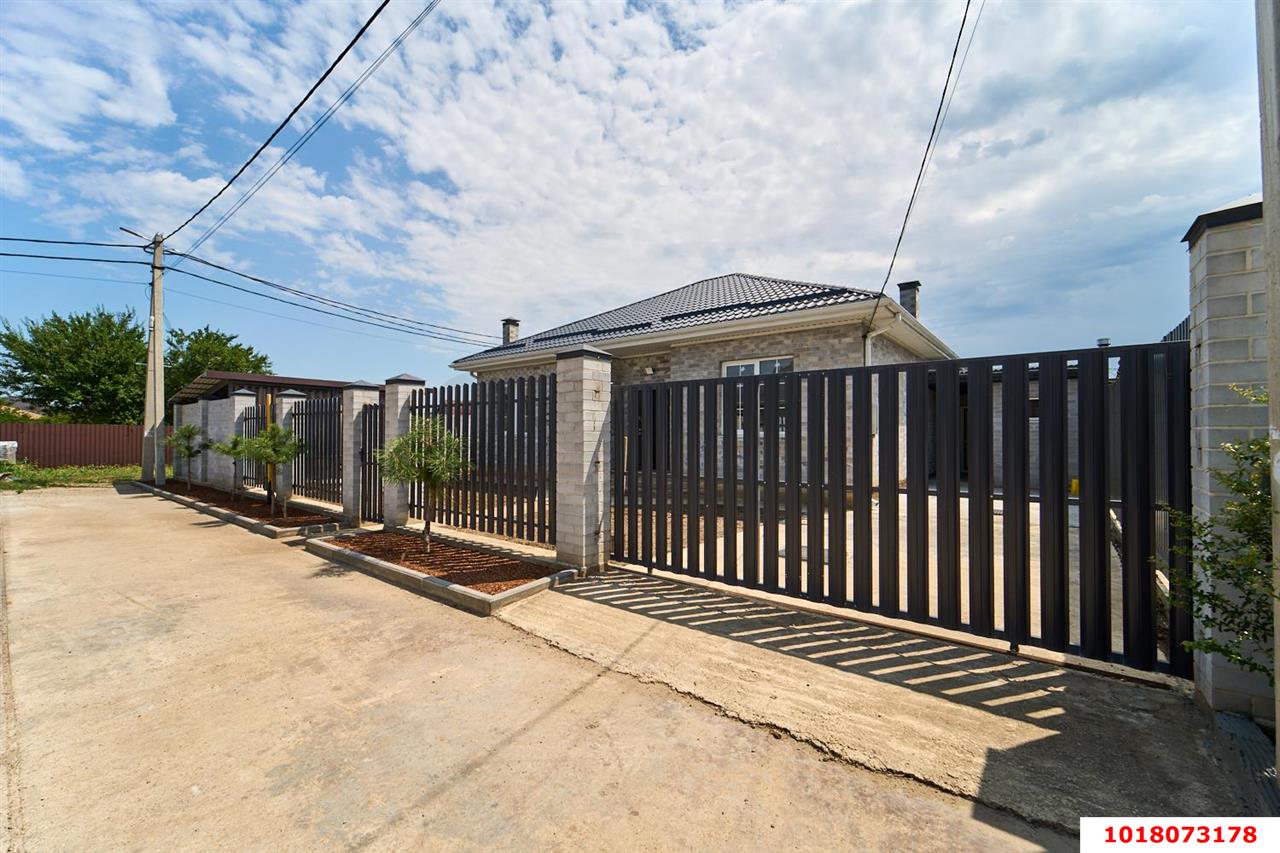 Фото №1: Дом <span class="whitespace-nowrap">112 м²</span> <span class="whitespace-nowrap">+ 4.3 сот.</span>, <span class="whitespace-nowrap">1 эт.</span> - Краснодар, Карасунский внутригородской округ, ДНТ Верхний Казачий, мкр. КП Домино, ул. Горячеключевская, 234