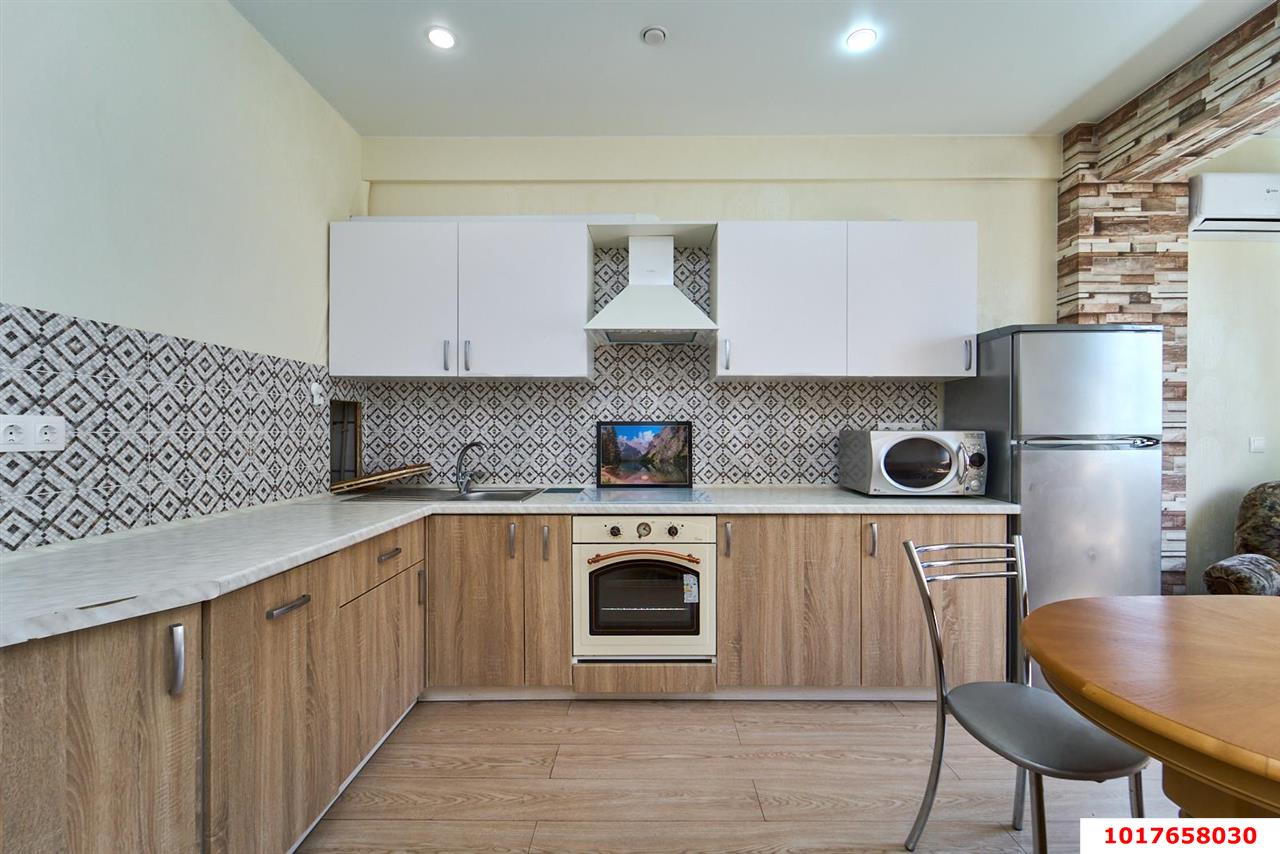 Фото №3: 1-комнатная квартира <span class="whitespace-nowrap">45 м²</span>, <span class="whitespace-nowrap">9/16 эт.</span> - Краснодар, Центральный внутригородской округ, мкр. Завод Измерительных Приборов, ул. Московская, 61