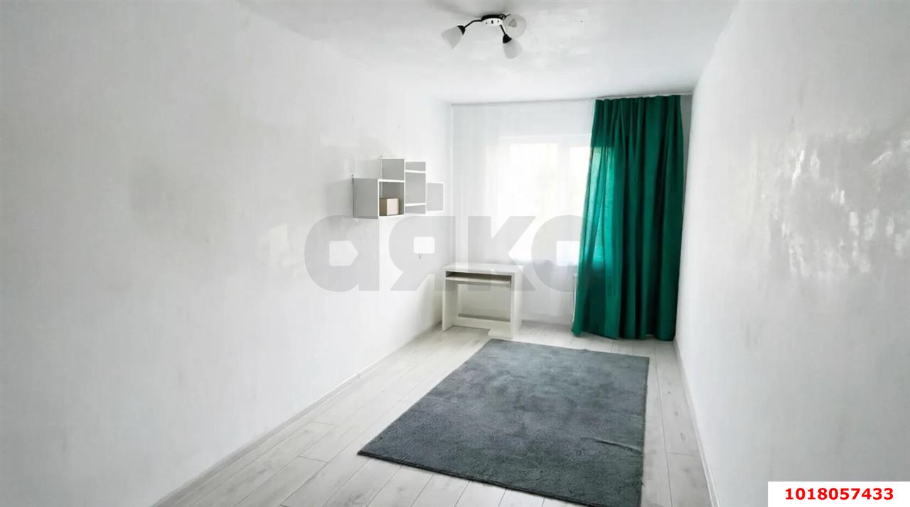 Фото №3: 2-комнатная квартира <span class="whitespace-nowrap">45 м²</span>, <span class="whitespace-nowrap">4/5 эт.</span> - Краснодар, Прикубанский внутригородской округ, мкр. Фестивальный, ул. Атарбекова, 19