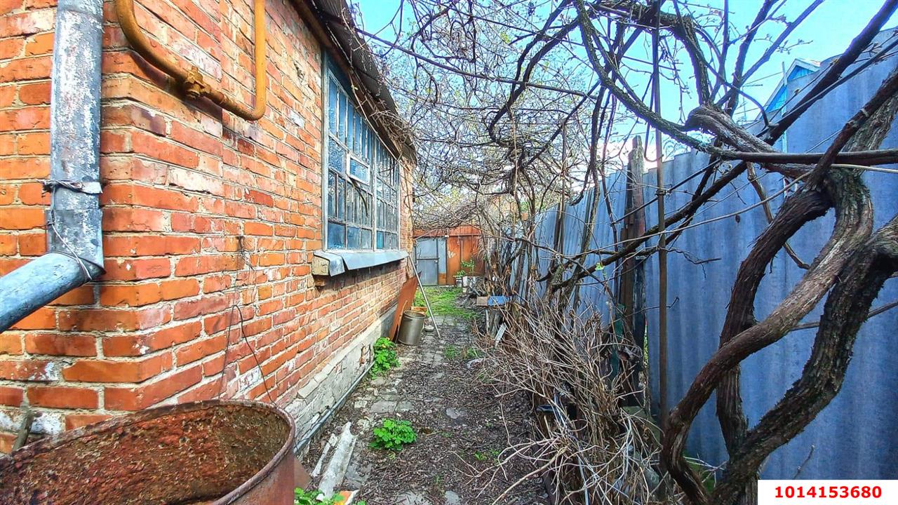 Фото №3: Дом <span class="whitespace-nowrap">56 м²</span> <span class="whitespace-nowrap">+ 3.3 сот.</span>, <span class="whitespace-nowrap">1 эт.</span> - Краснодар, Центральный внутригородской округ, мкр. Центральный, ул. Промышленная, 51
