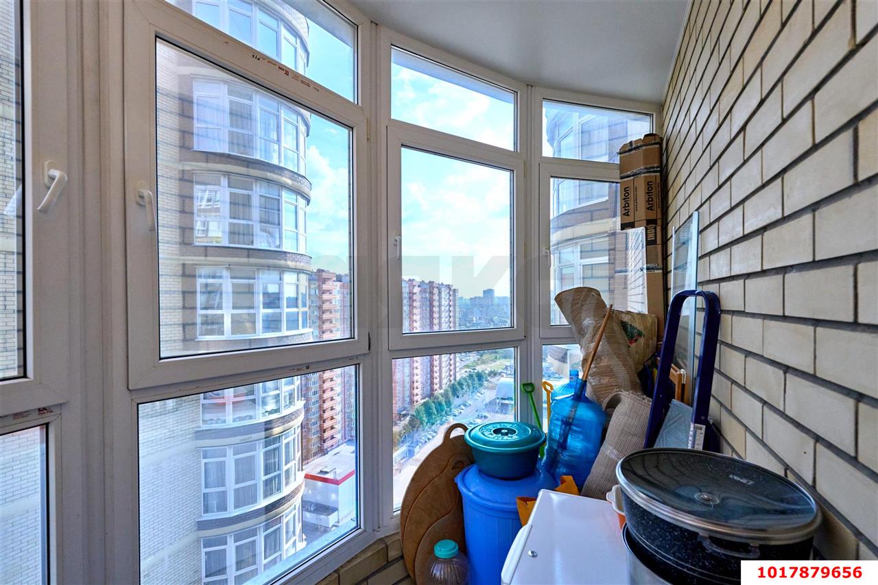 Фото №10: 2-комнатная квартира <span class="whitespace-nowrap">83 м²</span>, <span class="whitespace-nowrap">16/18 эт.</span> - Краснодар, Прикубанский внутригородской округ, мкр. Панорама, ул. имени 40-летия Победы, 174