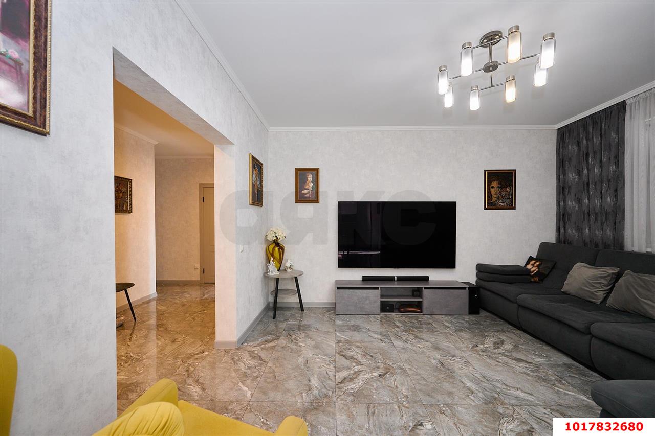 Фото №2: 2-комнатная квартира <span class="whitespace-nowrap">84 м²</span>, <span class="whitespace-nowrap">8/17 эт.</span> - Краснодар, Прикубанский внутригородской округ, 40 лет Победы, мкр. жилой комплекс Симфония, ул. Российская, 72/5