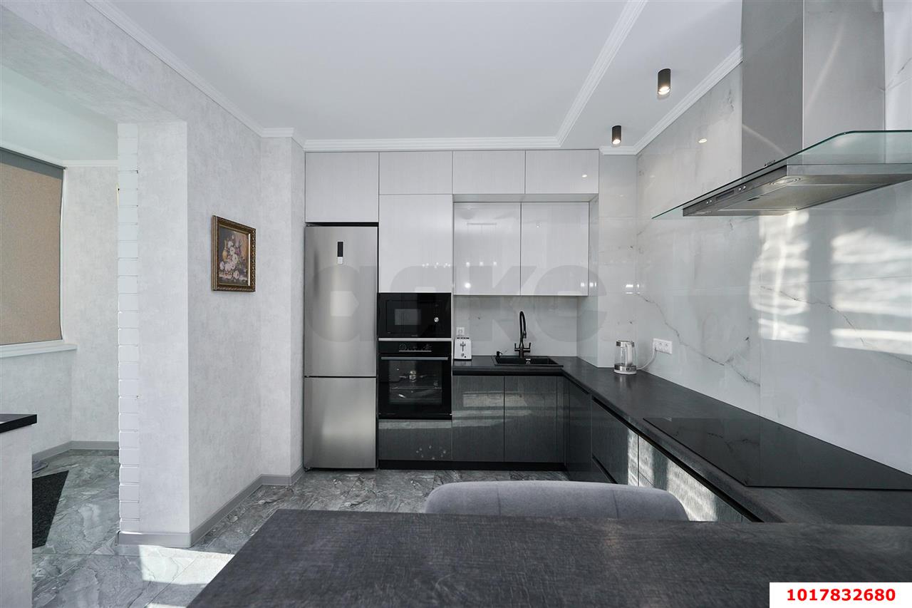 Фото №6: 2-комнатная квартира <span class="whitespace-nowrap">84 м²</span>, <span class="whitespace-nowrap">8/17 эт.</span> - Краснодар, Прикубанский внутригородской округ, 40 лет Победы, мкр. жилой комплекс Симфония, ул. Российская, 72/5