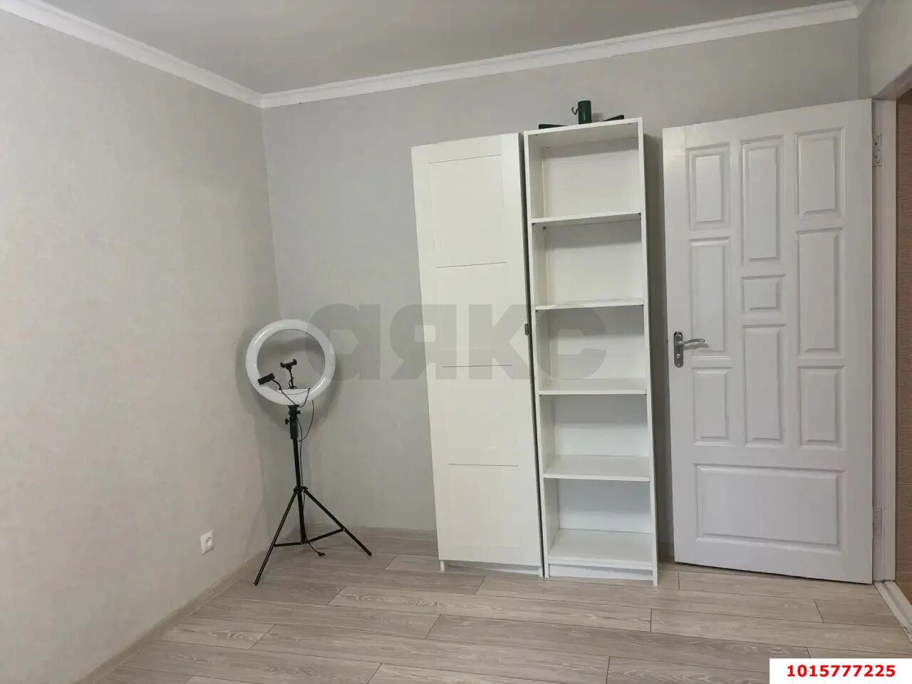 Фото №3: 2-комнатная квартира <span class="whitespace-nowrap">44 м²</span>, <span class="whitespace-nowrap">1/5 эт.</span> - Краснодар, Прикубанский внутригородской округ, мкр. Фестивальный, ул. Олимпийская, 4