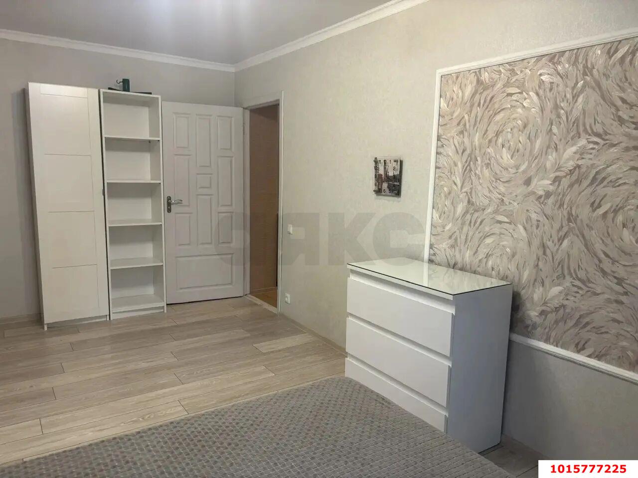 Фото №2: 2-комнатная квартира <span class="whitespace-nowrap">44 м²</span>, <span class="whitespace-nowrap">1/5 эт.</span> - Краснодар, Прикубанский внутригородской округ, мкр. Фестивальный, ул. Олимпийская, 4
