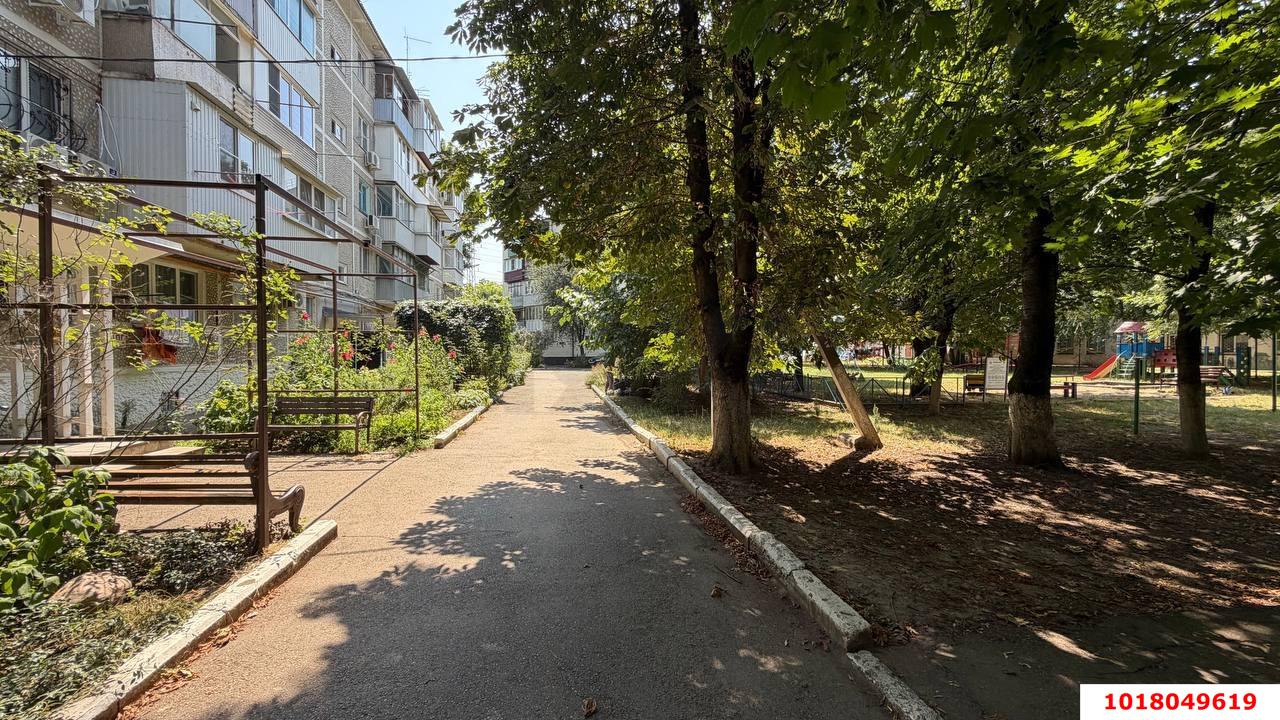 Фото №14: 2-комнатная квартира <span class="whitespace-nowrap">47 м²</span>, <span class="whitespace-nowrap">1/5 эт.</span> - Краснодар, Карасунский внутригородской округ, мкр. Черёмушки, ул. Селезнёва, 198