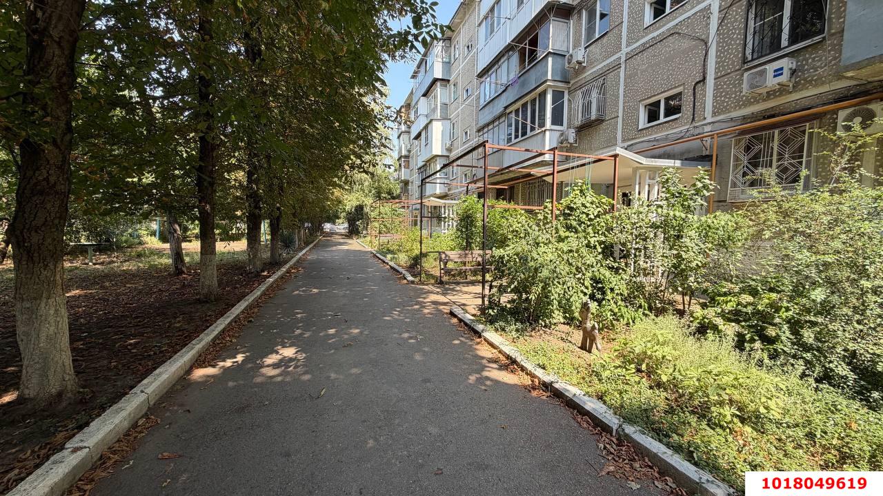 Фото №13: 2-комнатная квартира <span class="whitespace-nowrap">47 м²</span>, <span class="whitespace-nowrap">1/5 эт.</span> - Краснодар, Карасунский внутригородской округ, мкр. Черёмушки, ул. Селезнёва, 198