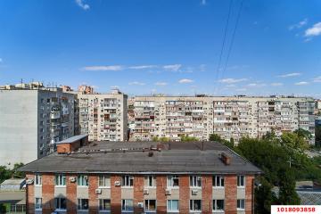 Фото №1: 3-комнатная квартира <span class="whitespace-nowrap">87 м²</span>, <span class="whitespace-nowrap">9/10 эт.</span> - Краснодар, мкр. Центральный, пр-д Одесский, 4/1