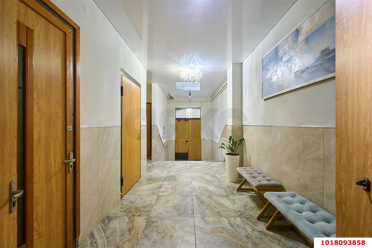 Фото №5: 3-комнатная квартира <span class="whitespace-nowrap">87 м²</span>, <span class="whitespace-nowrap">9/10 эт.</span> - Краснодар, Западный внутригородской округ, мкр. Центральный, пр-д Одесский, 4/1