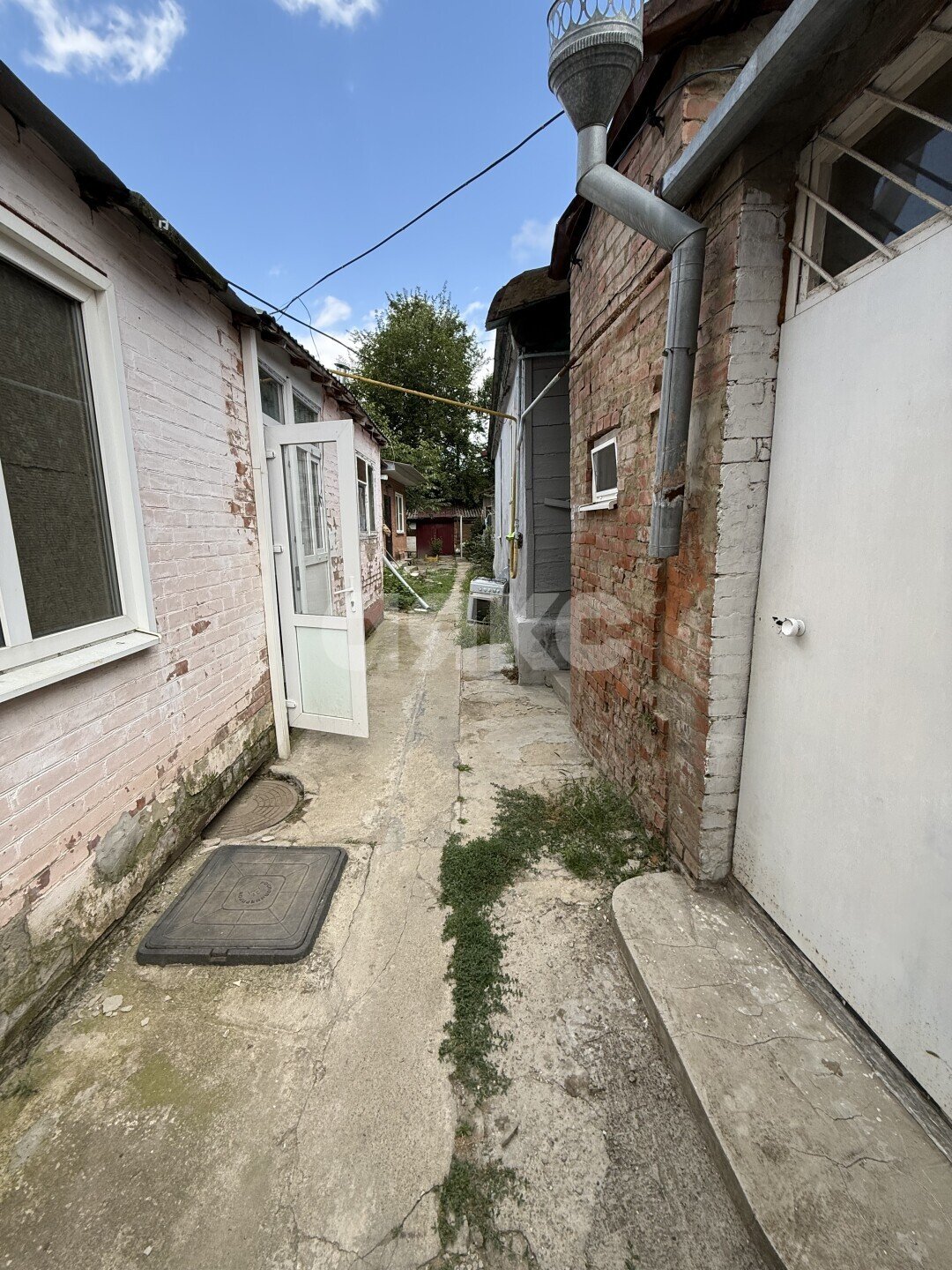 Фото №2: Таунхаус <span class="whitespace-nowrap">30 м²</span> <span class="whitespace-nowrap">+ 1 сот.</span>, <span class="whitespace-nowrap">1 эт.</span> - Армавир, мкр. Оптика, ул. Карла Маркса, 48