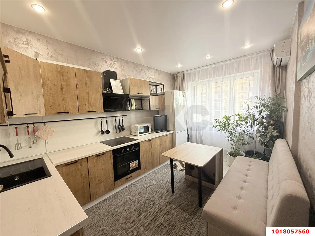 Фото №3: 1-комнатная квартира <span class="whitespace-nowrap">33 м²</span>, <span class="whitespace-nowrap">18/18 эт.</span> - Краснодар, Прикубанский внутригородской округ, имени Петра Метальникова, мкр. ЖК Времена Года 3, ул. Цезаря Куникова, 24к1